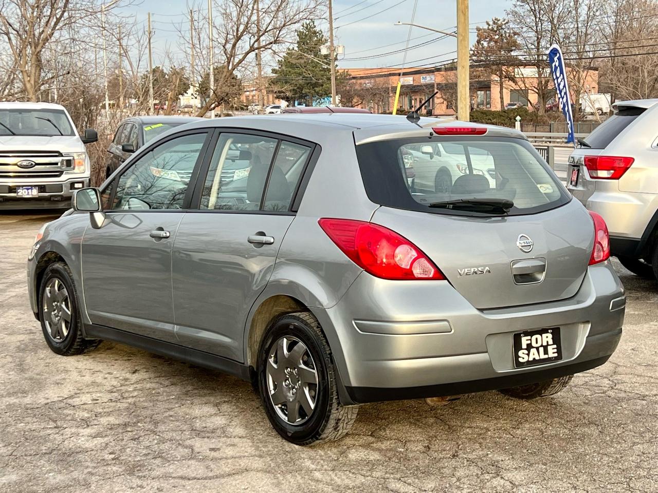 2009 Nissan Versa  - Photo #4