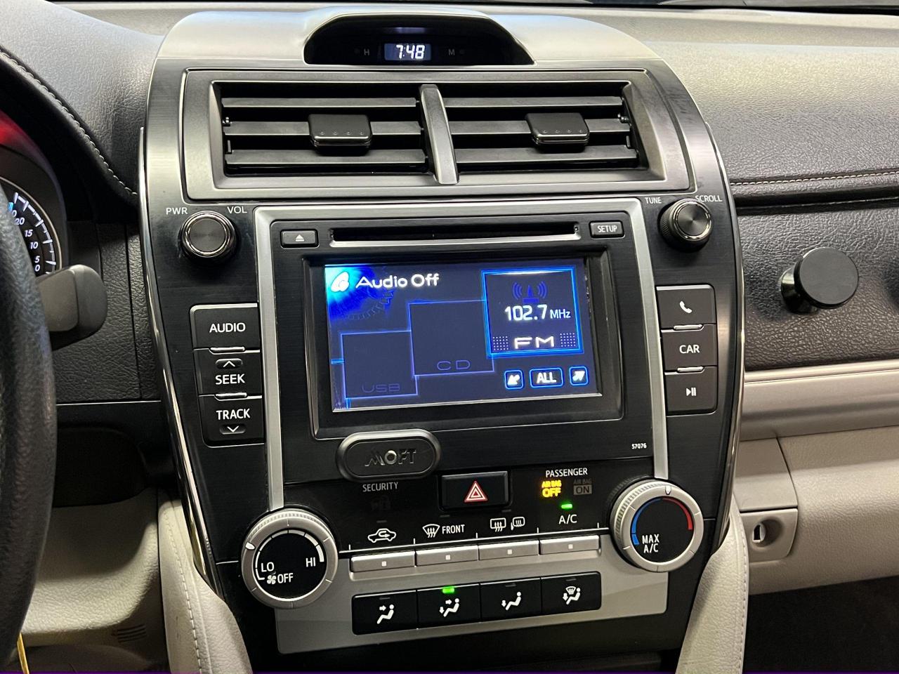 2013 Toyota Camry LE+Camera+Bluetooth+A/C+Bluetooth - Photo #10
