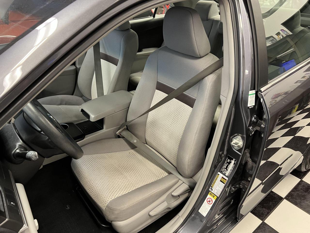 2013 Toyota Camry LE+Camera+Bluetooth+A/C+Bluetooth Photo73