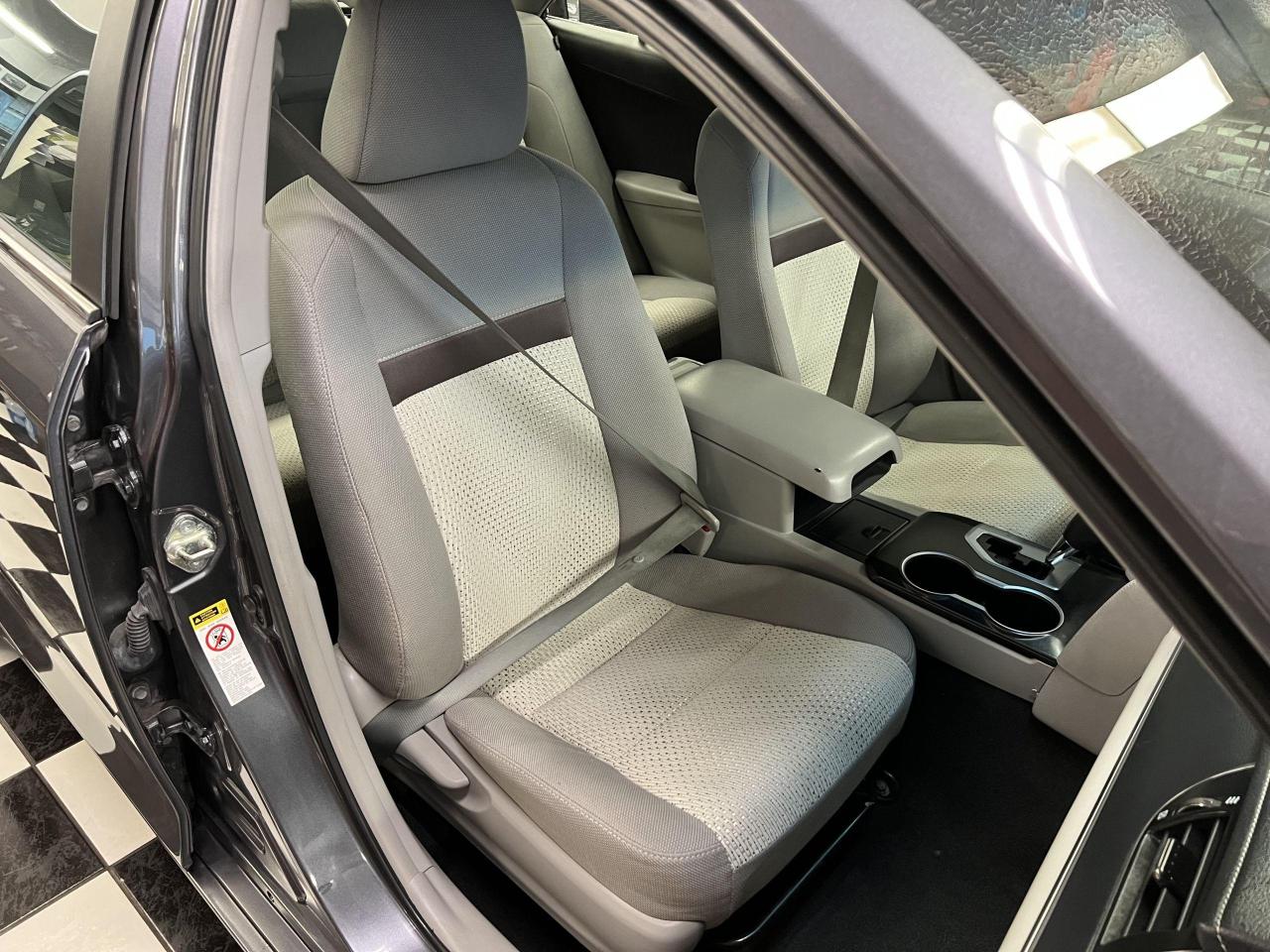 2013 Toyota Camry LE+Camera+Bluetooth+A/C+Bluetooth Photo76