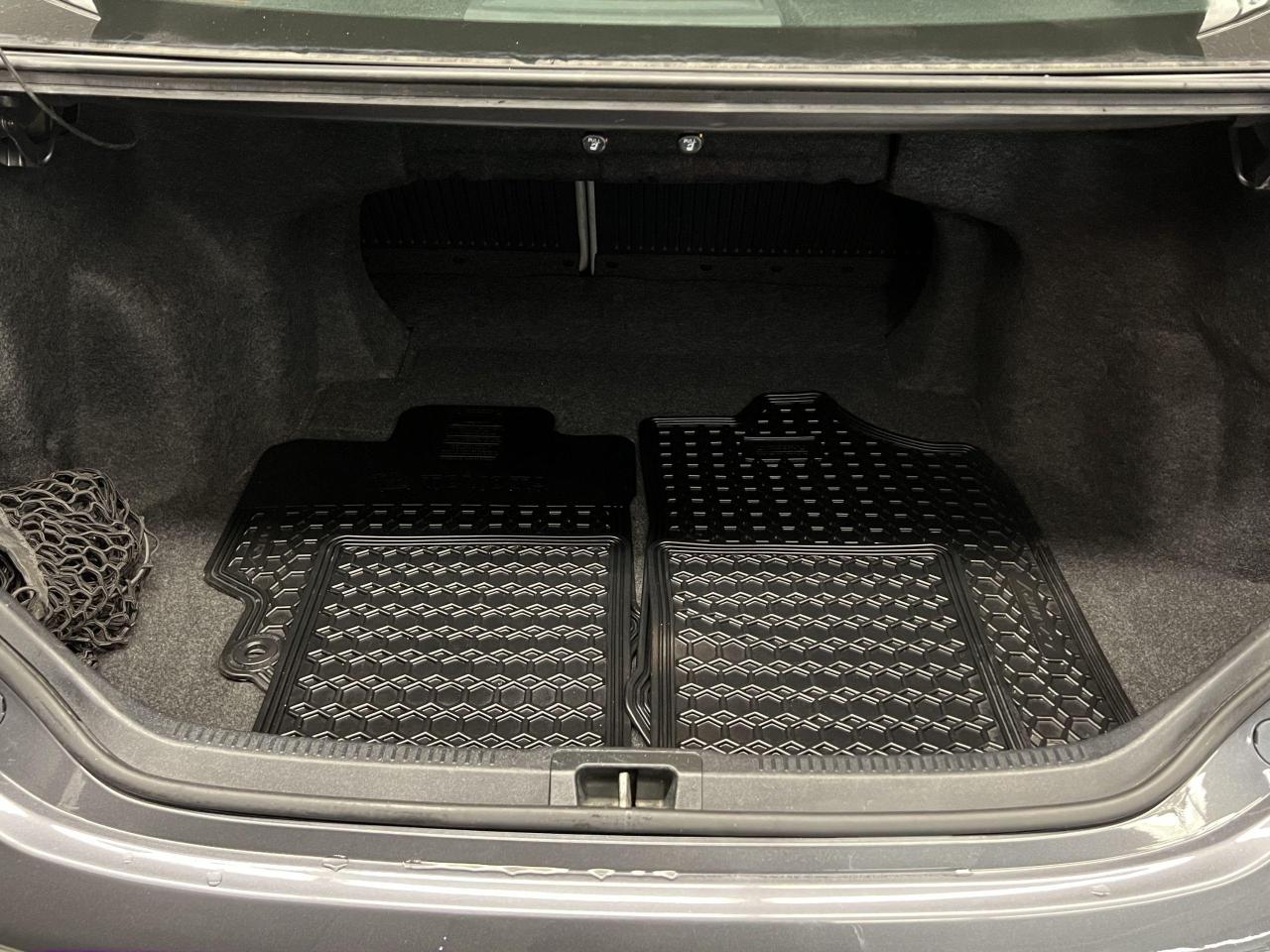 2013 Toyota Camry LE+Camera+Bluetooth+A/C+Bluetooth - Photo #25