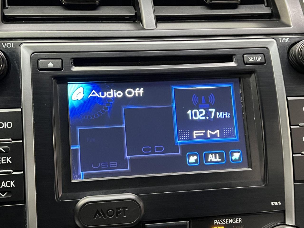 2013 Toyota Camry LE+Camera+Bluetooth+A/C+Bluetooth - Photo #26