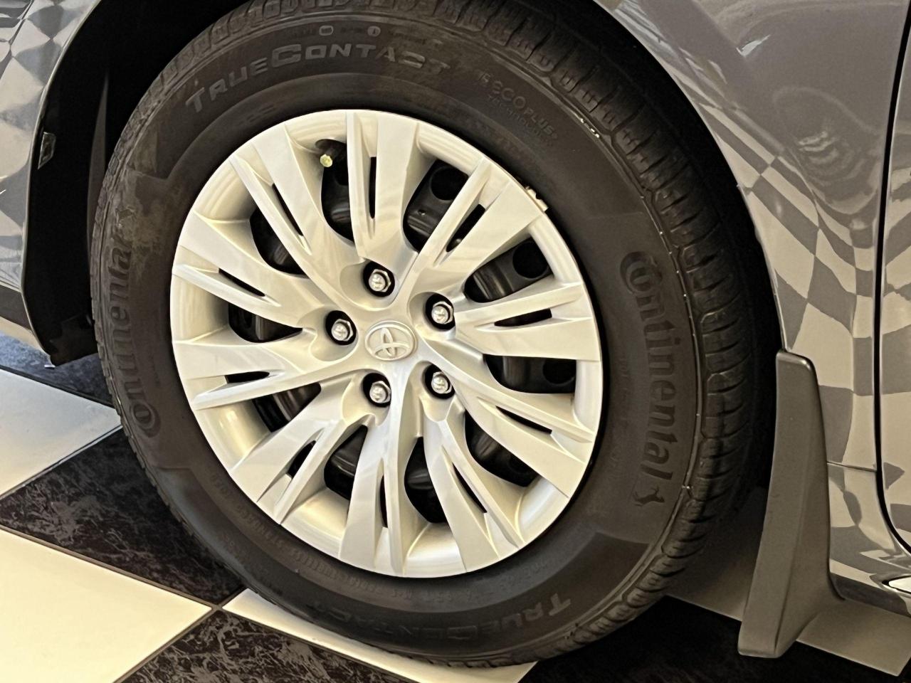 2013 Toyota Camry LE+Camera+Bluetooth+A/C+Bluetooth Photo97