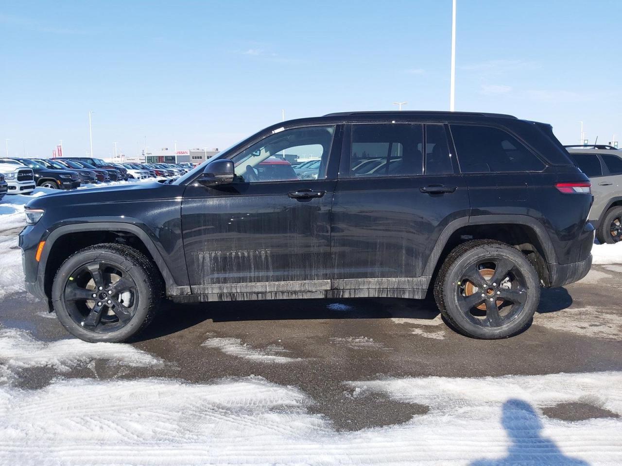 2023 Jeep Grand Cherokee Limited Photo3