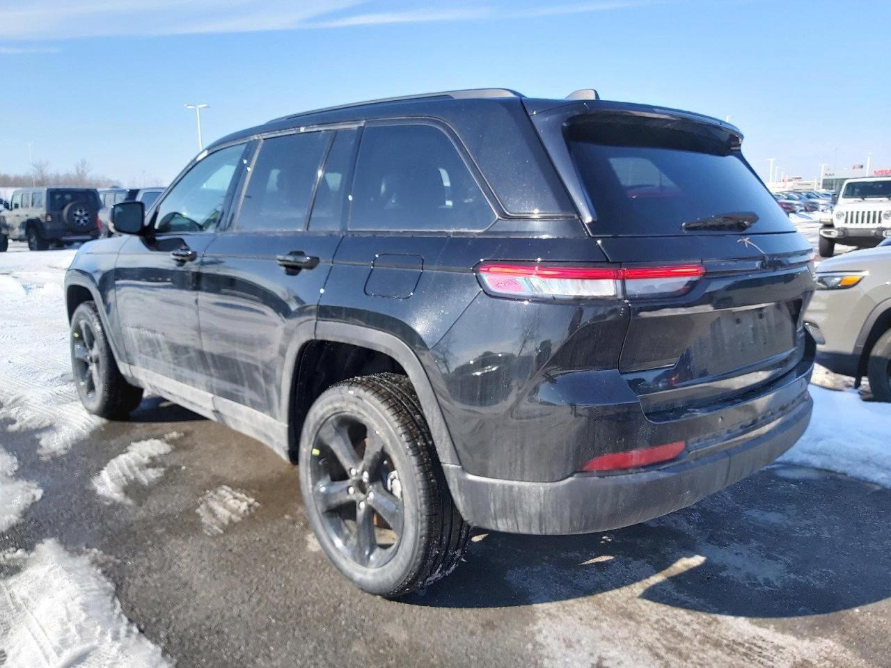 2023 Jeep Grand Cherokee Limited Photo4