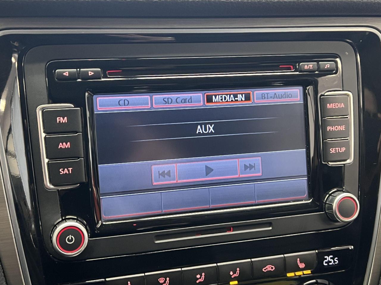 2015 Volkswagen Passat Comfortline+Camera+Roof+Heated Leather+ - Photo #32
