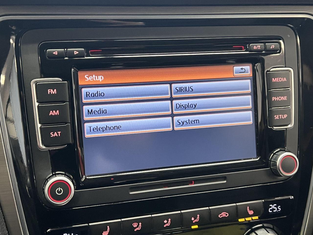 2015 Volkswagen Passat Comfortline+Camera+Roof+Heated Leather+ - Photo #35