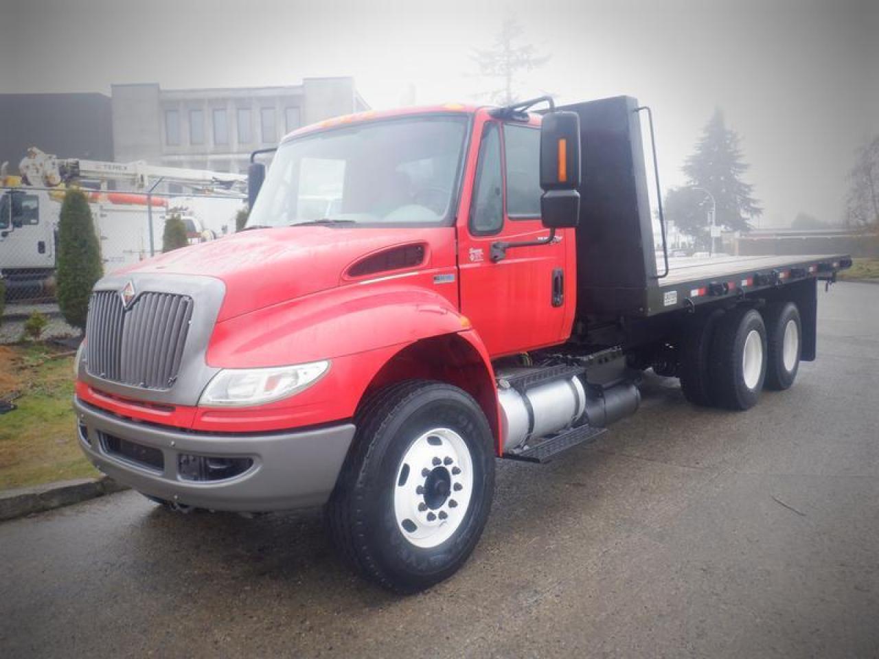 Used 2011 International 4400 22 Foot Flat Deck With Air Brakes Diesel for sale in Burnaby, BC