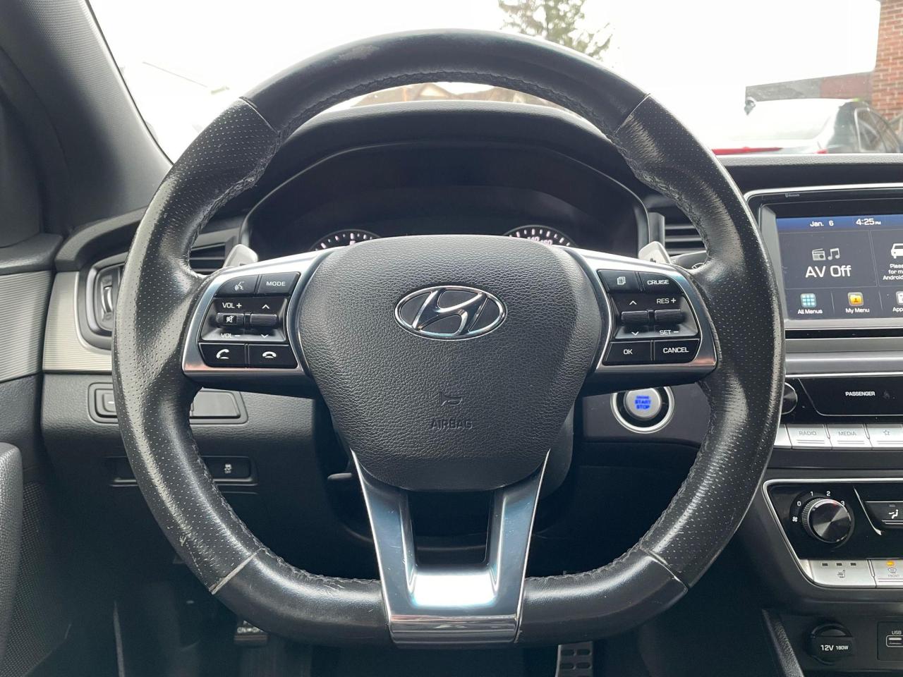 2018 Hyundai Sonata SPORT *BACKUP CAM, SUNROOF, HEATED LEATHER SEATS* - Photo #9