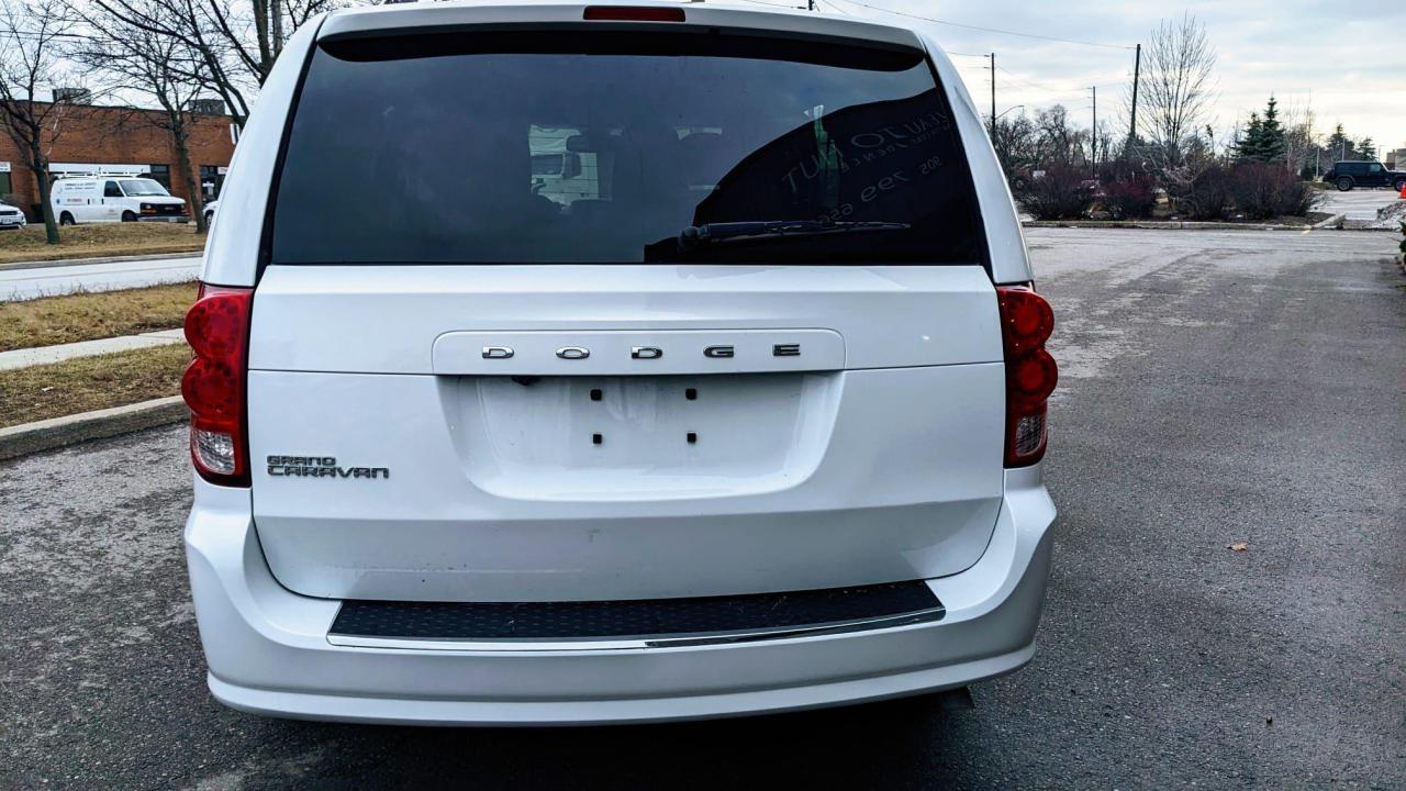 2020 Dodge Grand Caravan SE Photo4
