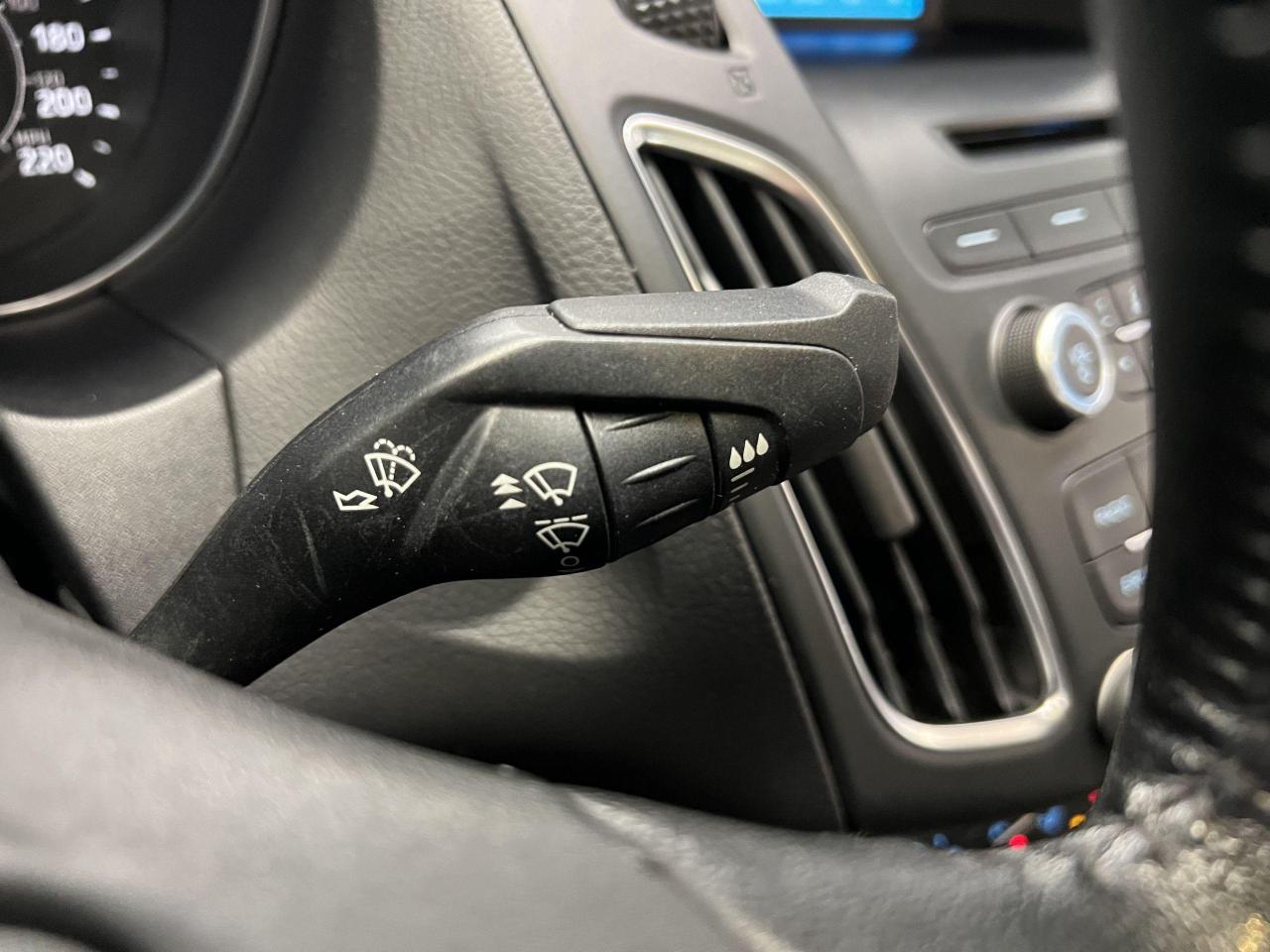 2016 Ford Focus SE W/Apperance PKG+New Brakes+Camera+CLEAN CARFAX - Photo #45