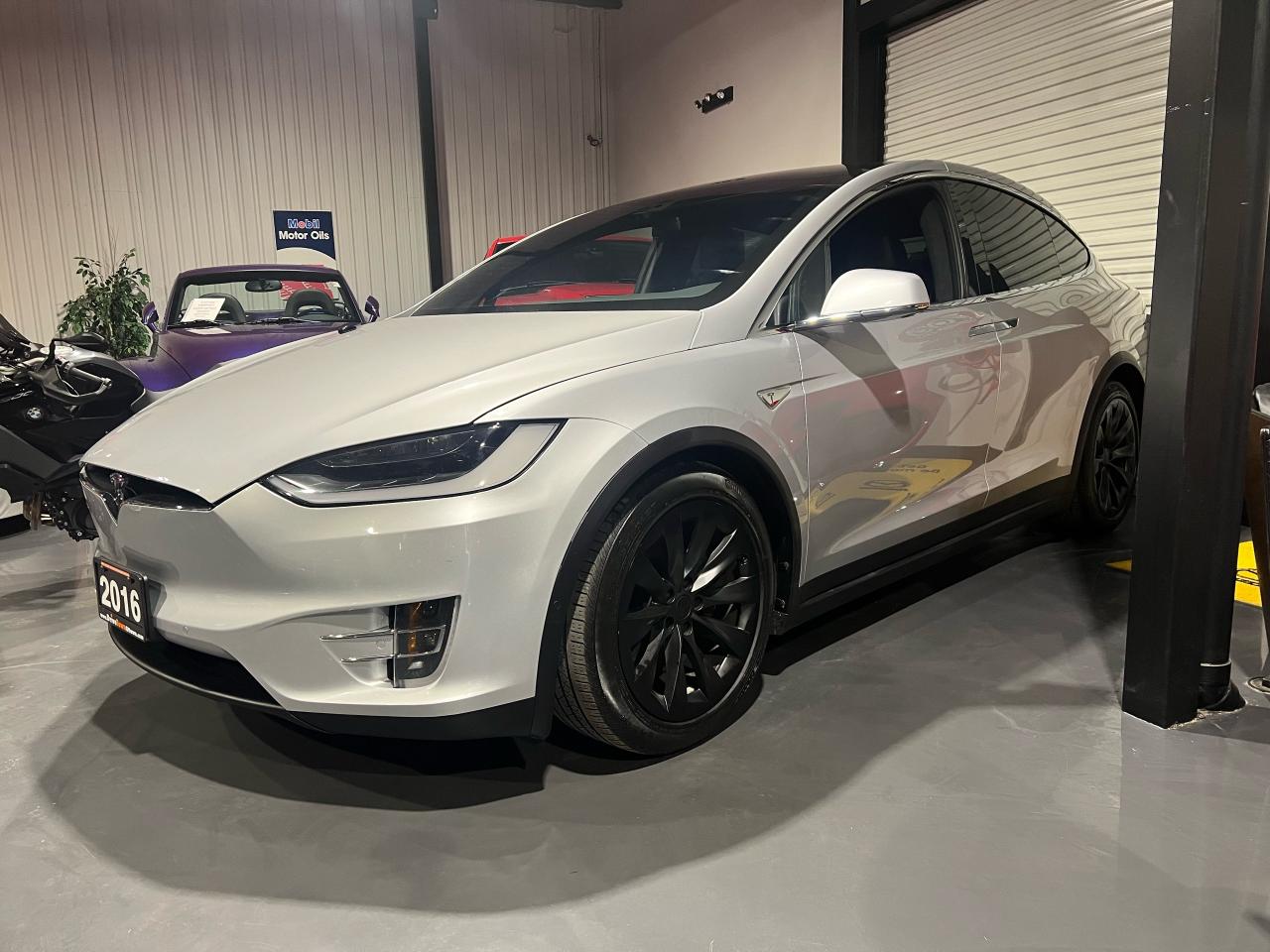 2016 Tesla Model X 90D AWD **7 PASSENGER** - Photo #1