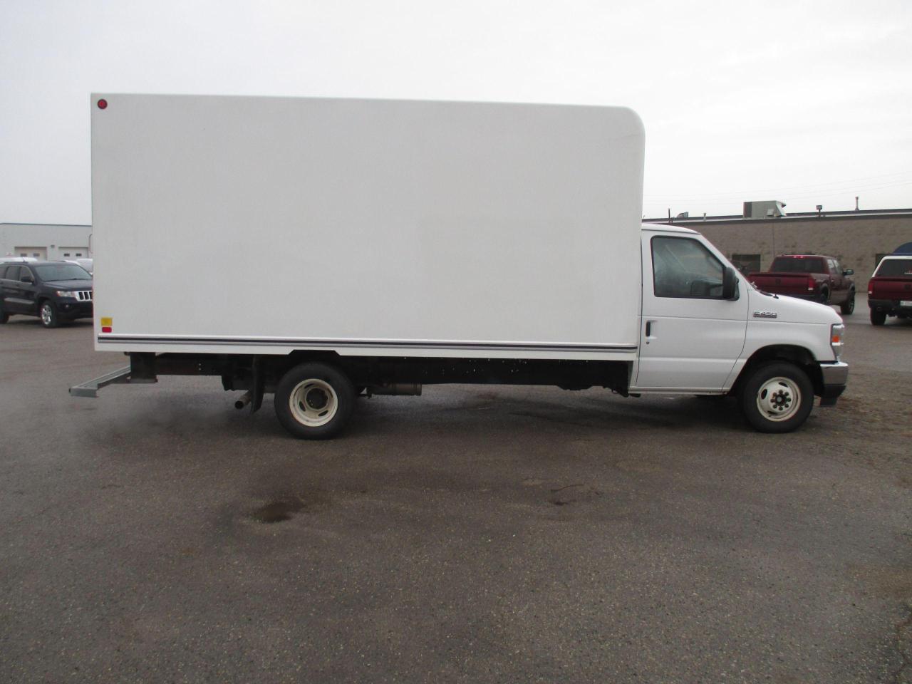 2021 Ford E450 E-450 DRW 176" WB - Photo #3