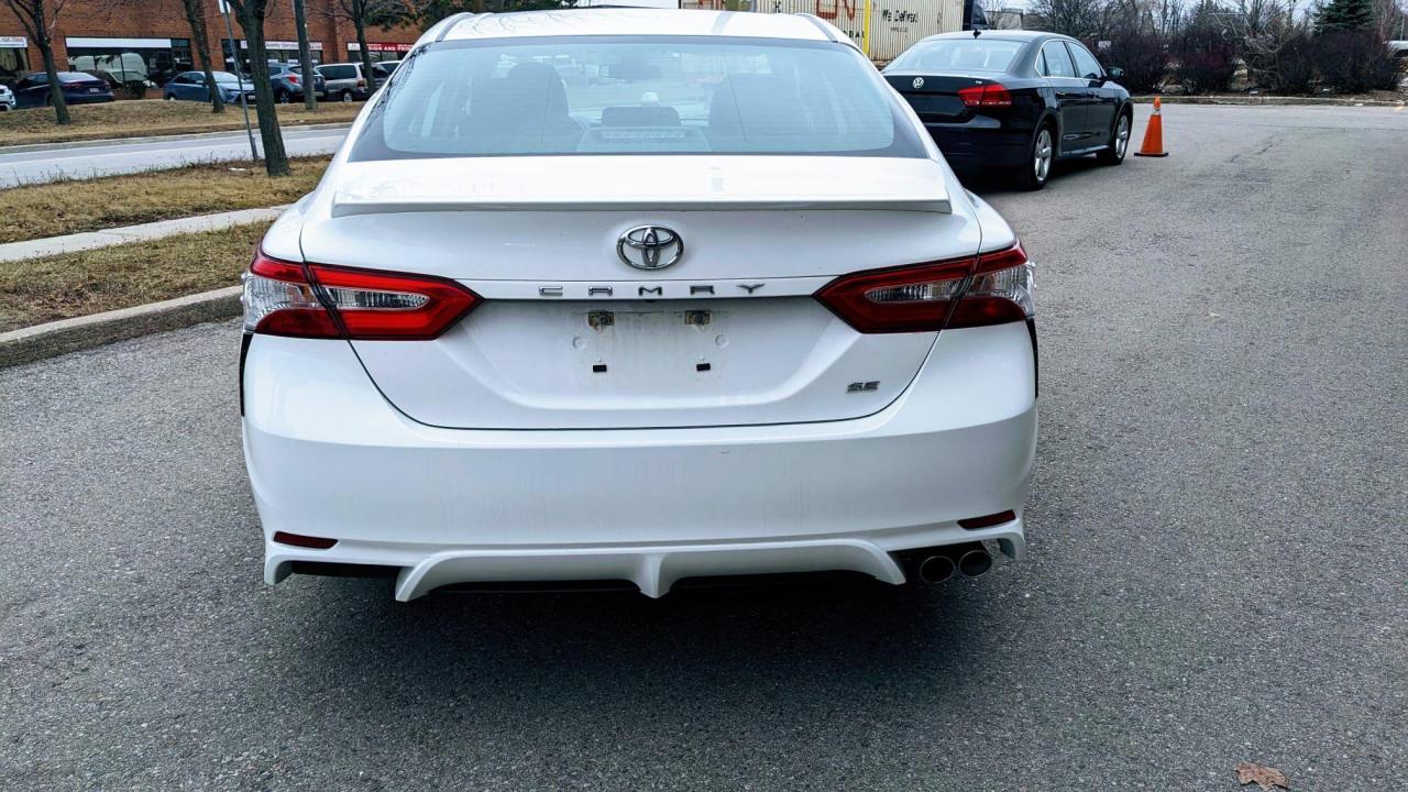 2020 Toyota Camry SE Photo4