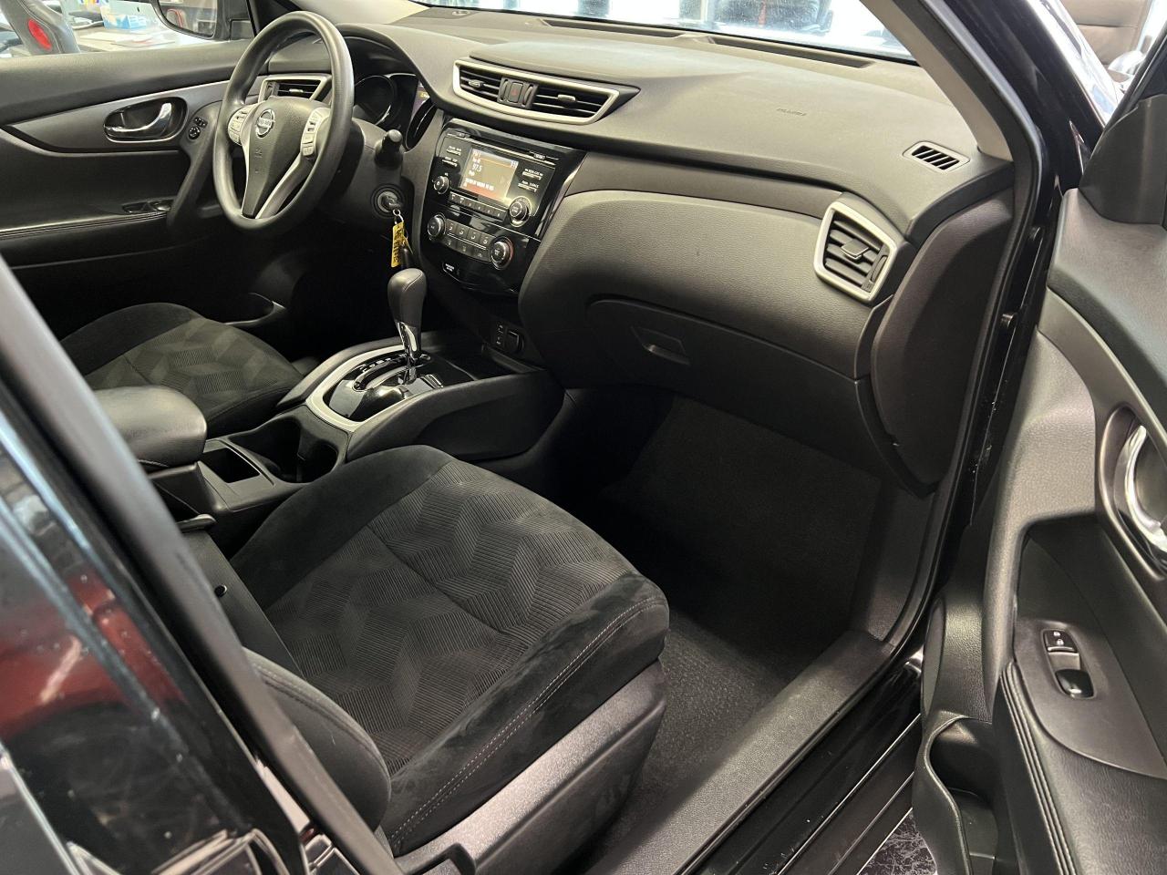 2016 Nissan Rogue S+Bluetooth+Camera+A/C+CLEAN CARFAX Photo80