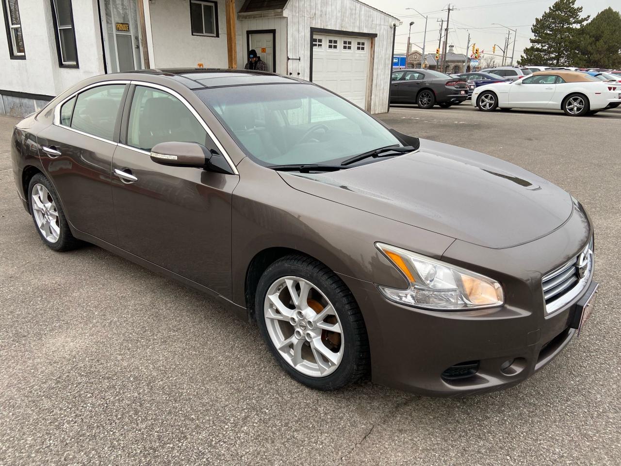 2014 Nissan Maxima 3.5 SV ** NEW TIRES, NAV, BACK CAM **