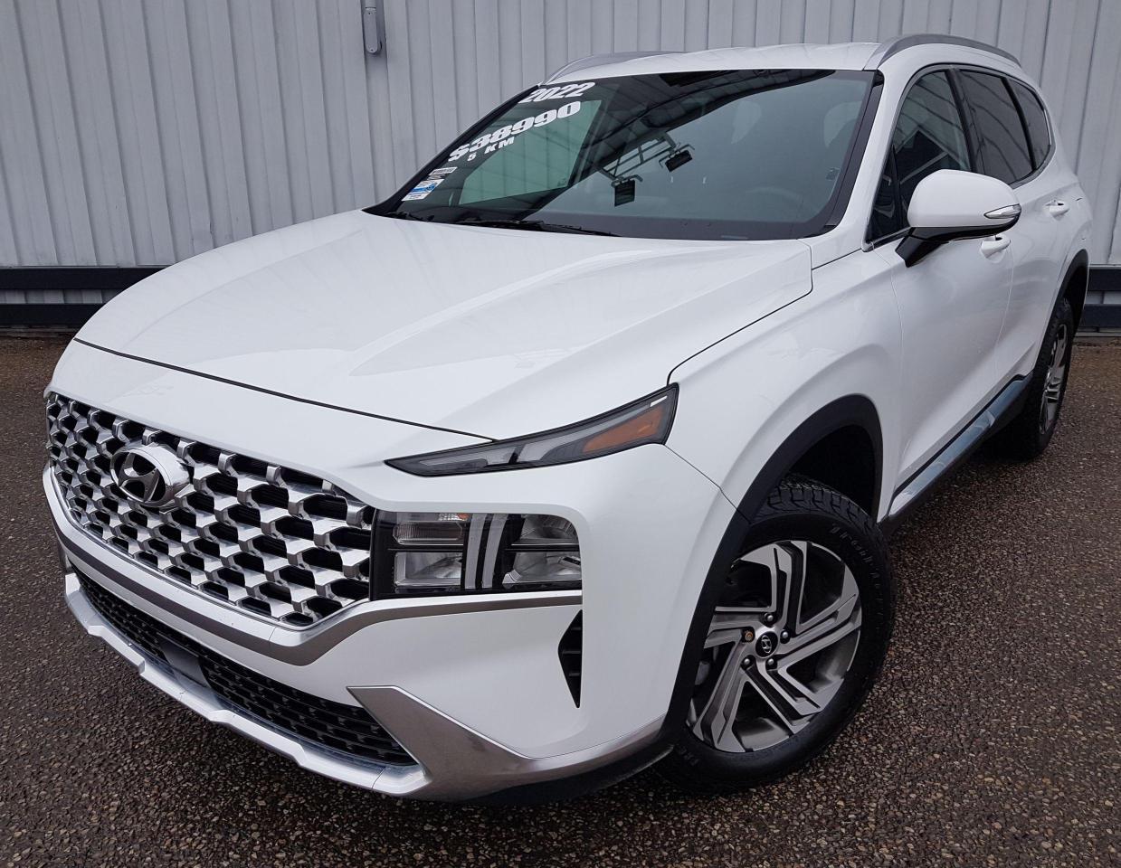 2022 Hyundai Santa Fe Preferred AWD *ONLY 5,000 KM*
