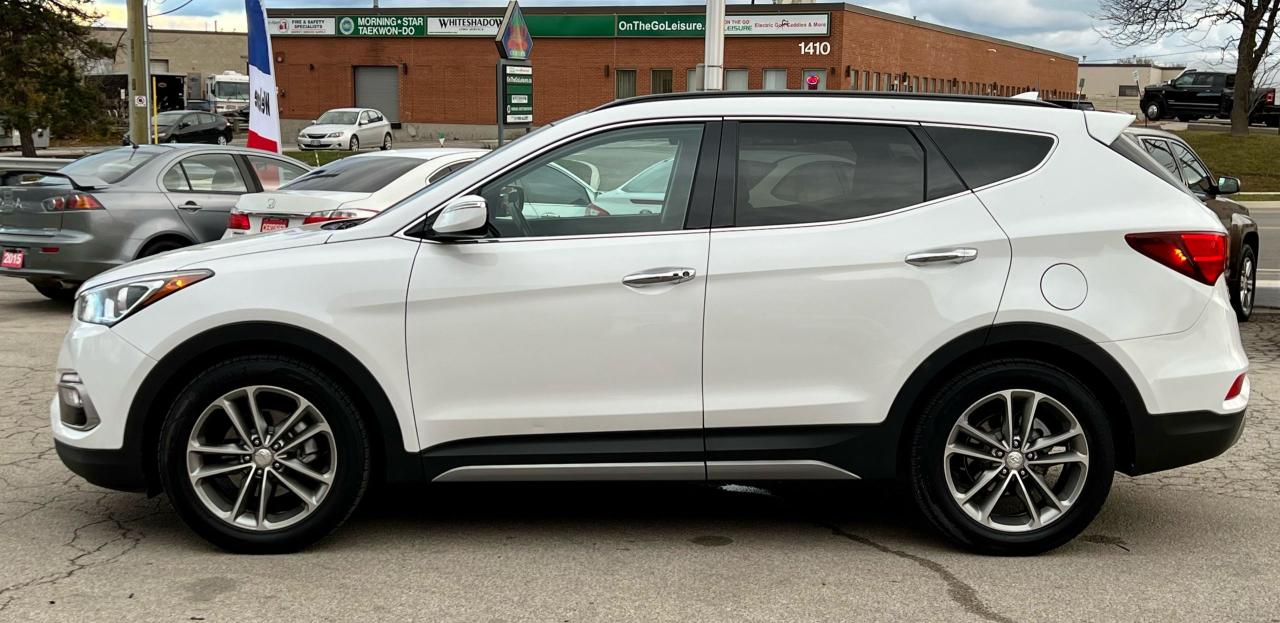2017 Hyundai Santa Fe LIMITED Photo2