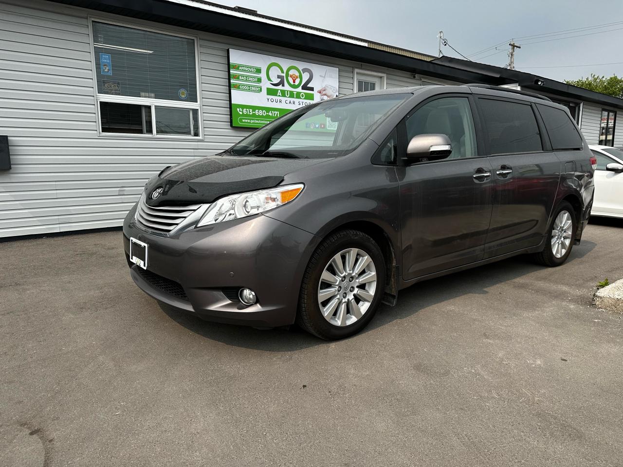Used 2014 Toyota Sienna LIMITED for sale in Ottawa, ON