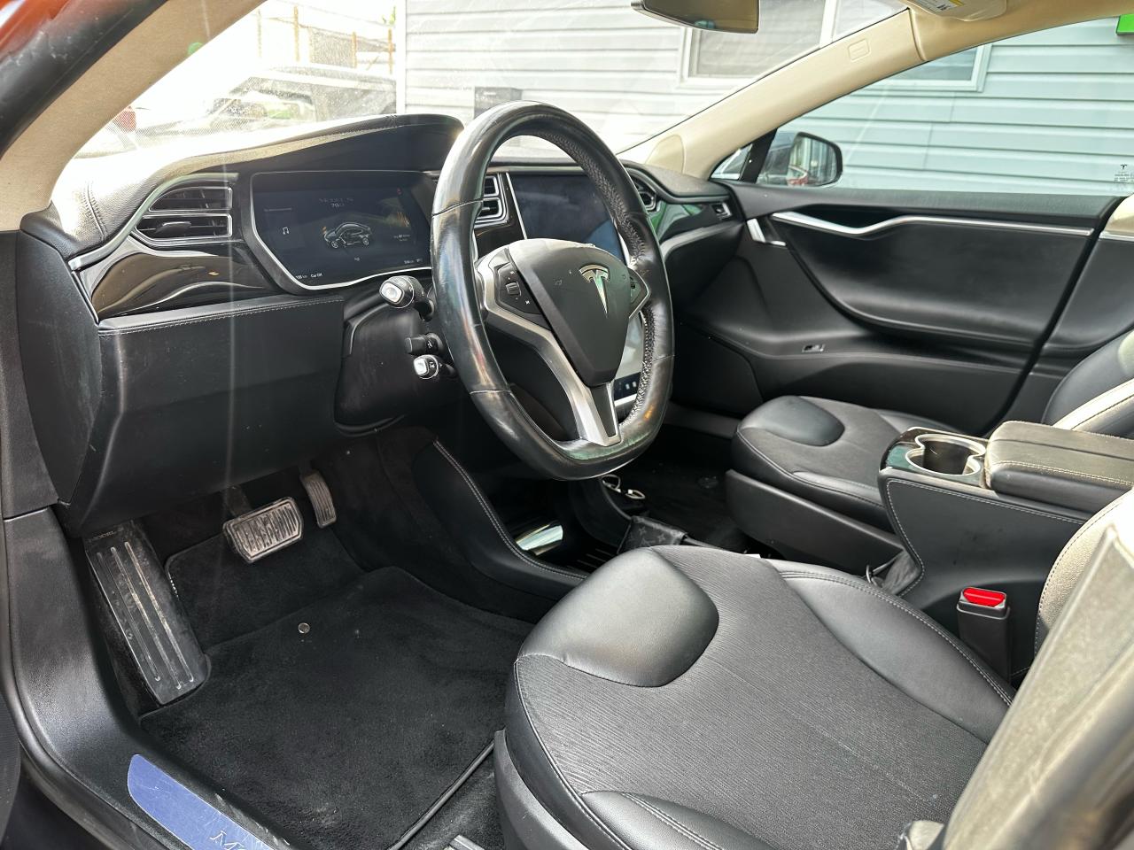 2015 Tesla Model S 4dr Sdn AWD 70D - Photo #8