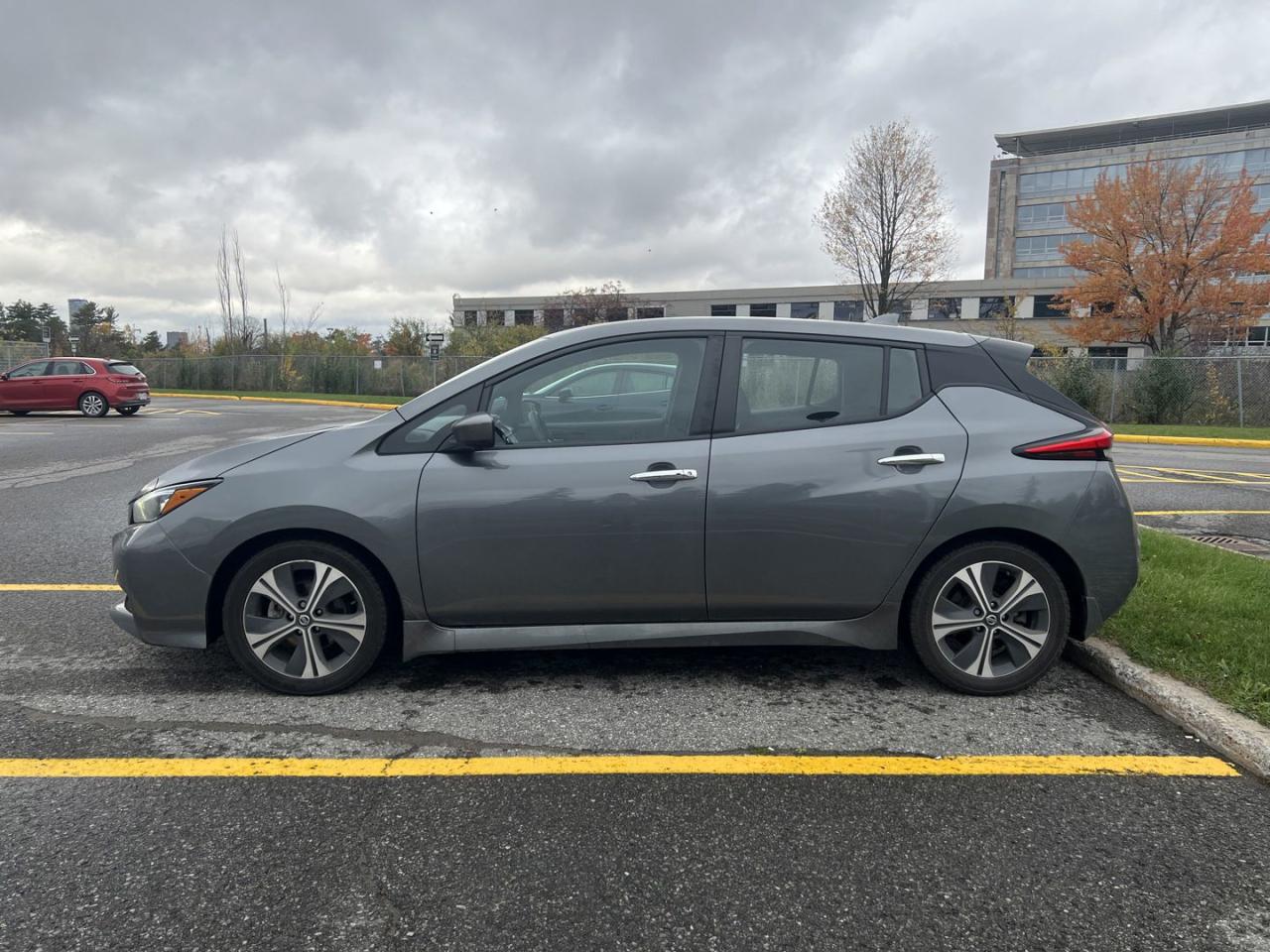 2020 Nissan Leaf SV - Photo #11