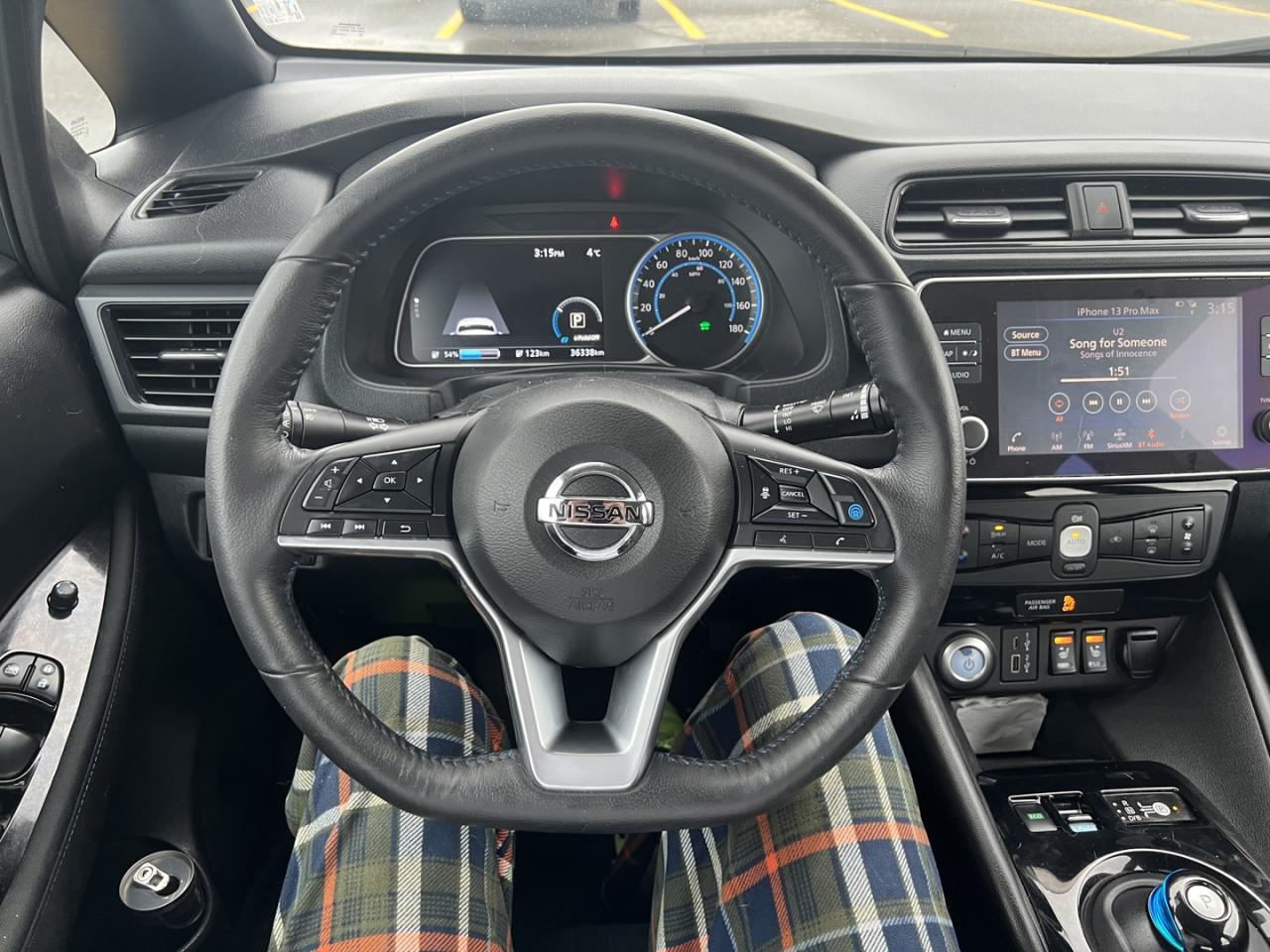 2020 Nissan Leaf SV - Photo #7