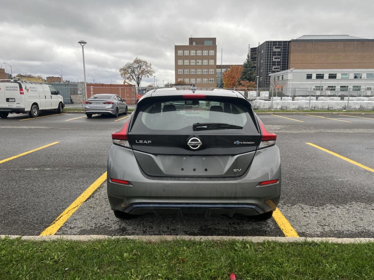 2020 Nissan Leaf SV - Photo #11