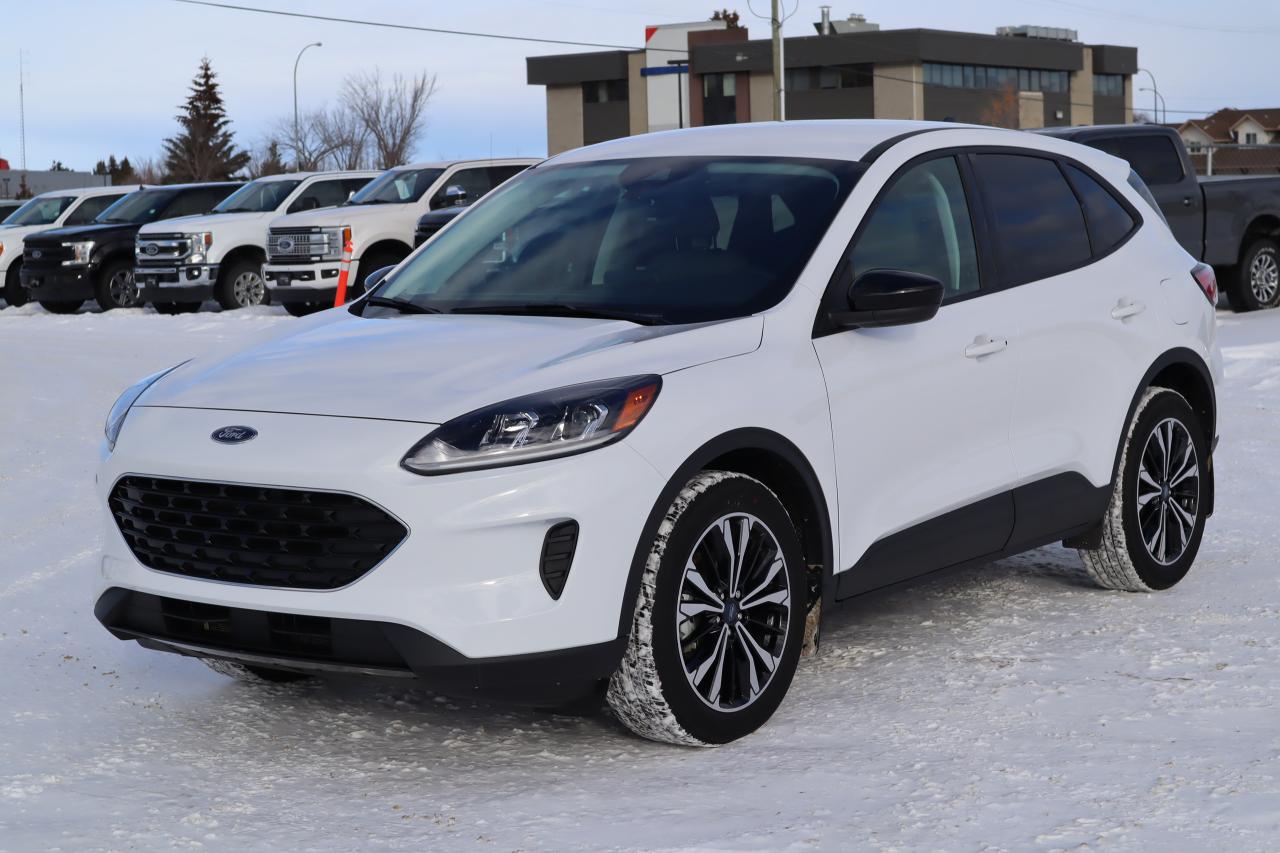 Image - 2022 Ford Escape SE Hybrid