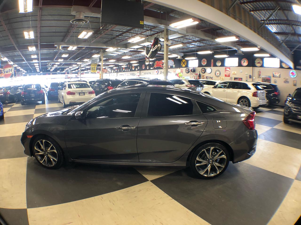 2019 Honda Civic TOURING AUT0 NAVI LEATHER SUNROOF CAMERA B/SPOT Photo3