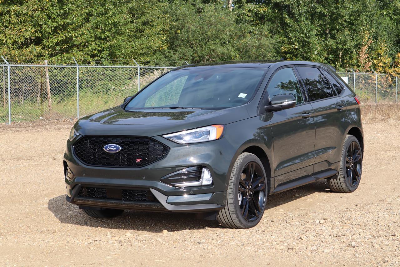 2022 Ford Edge ST Photo0