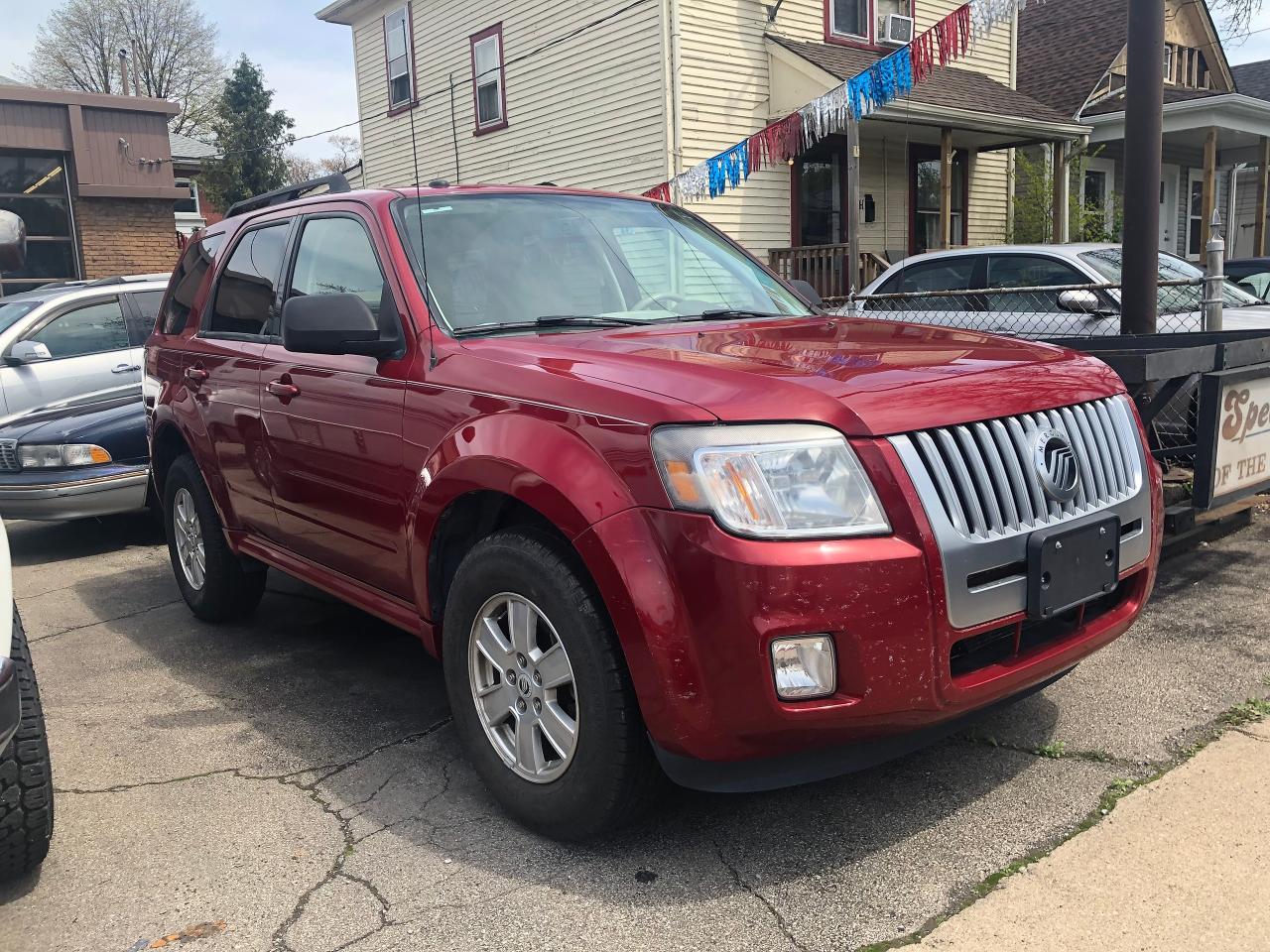 2011 Mercury MARINER GAS MISER! - Photo #1
