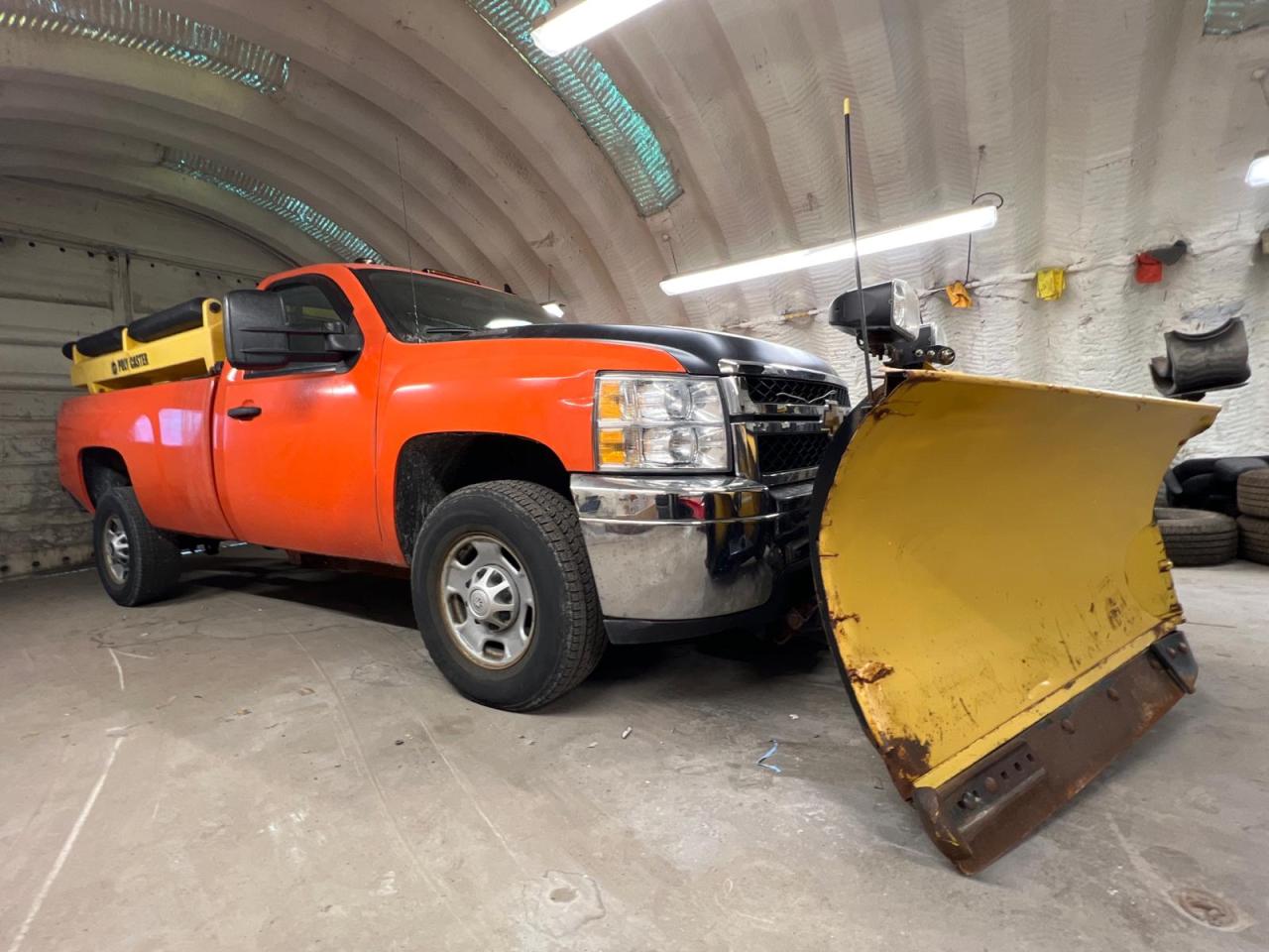 Used 2014 Chevrolet Express 2500 HD **** AS IS SALE ***4X4 Plow Truck *Single Cab Long Box * 3 Passenger * Storm Guard Hydraulic Plow * Fisher Poly Caster Salt Spreader * Tow Mirrors * B for sale in Cambridge, ON