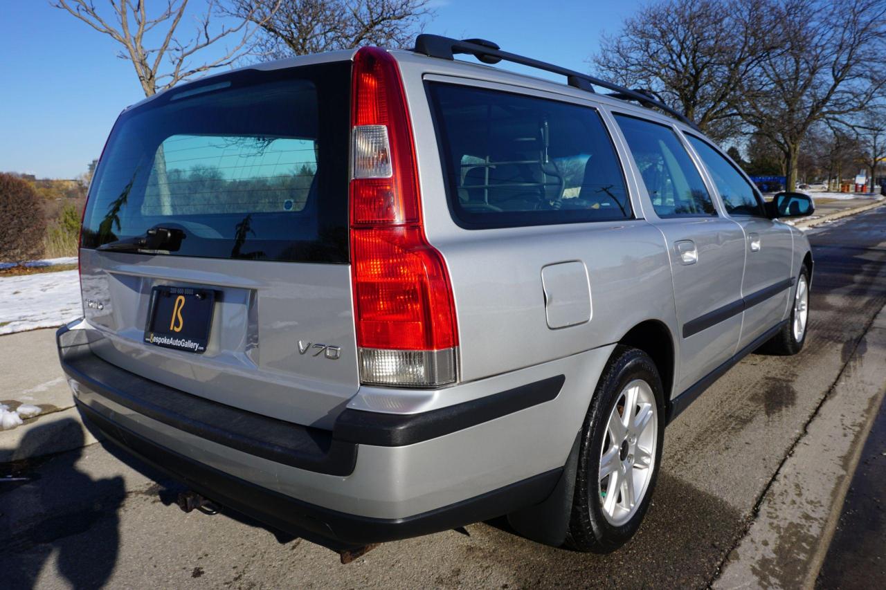 2002 Volvo V70 RARE / 5 SPEED / NO ACCIDENTS /AMAZING DRIVING CAR Photo3
