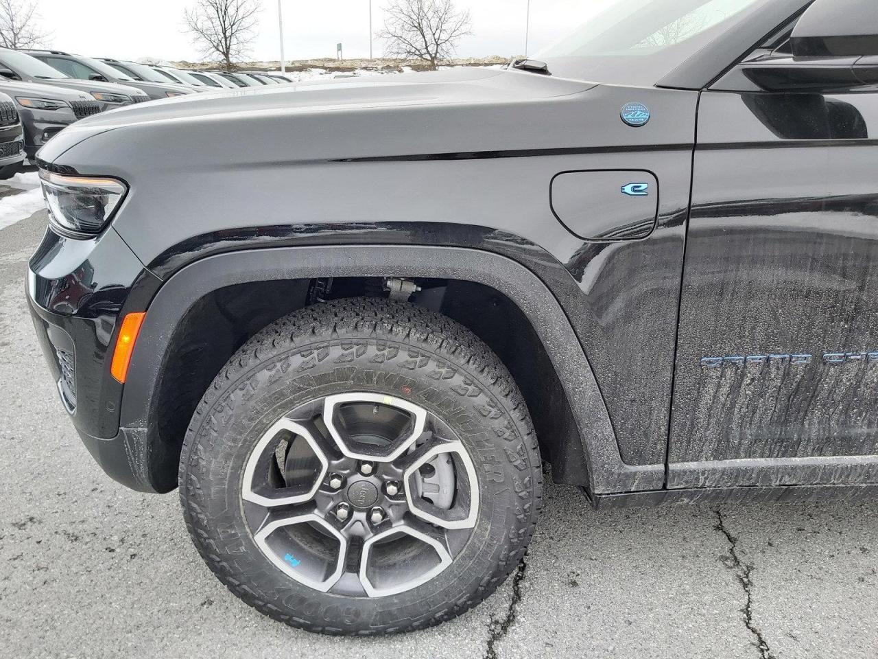 2022 Jeep Grand Cherokee 4xe Trailhawk Photo3