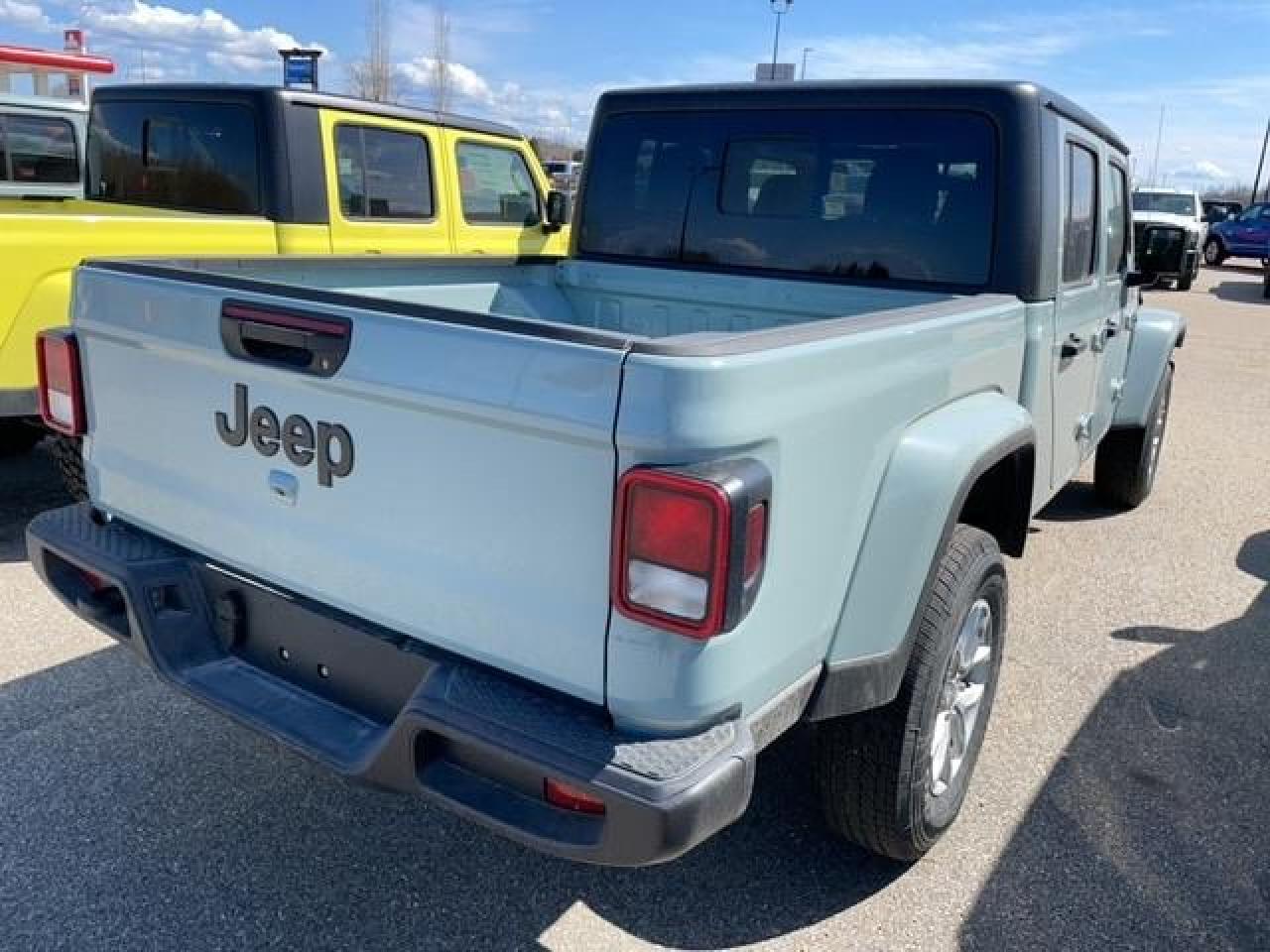 2023 Jeep Gladiator High Altitude Photo2