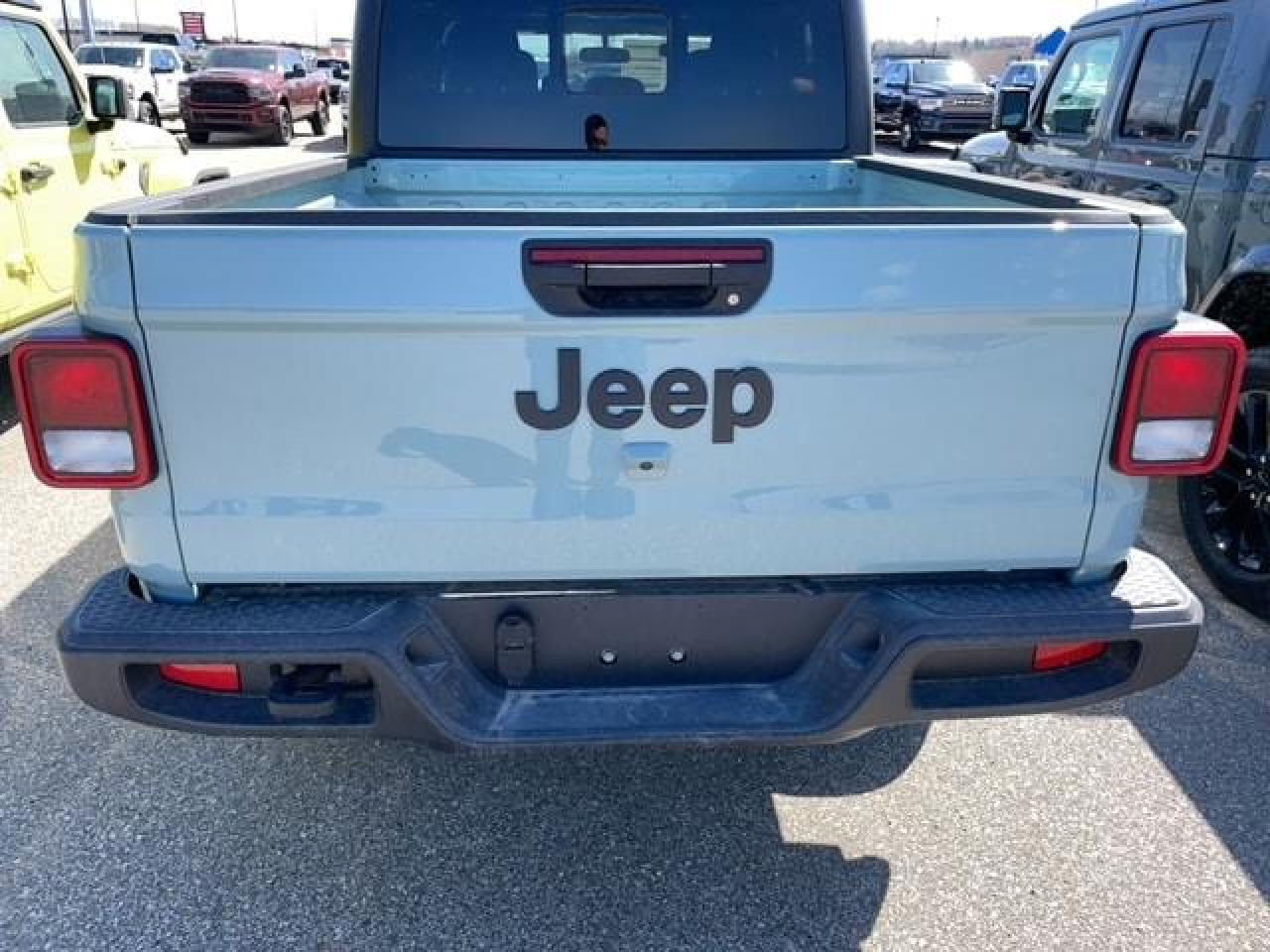 2023 Jeep Gladiator High Altitude Photo3