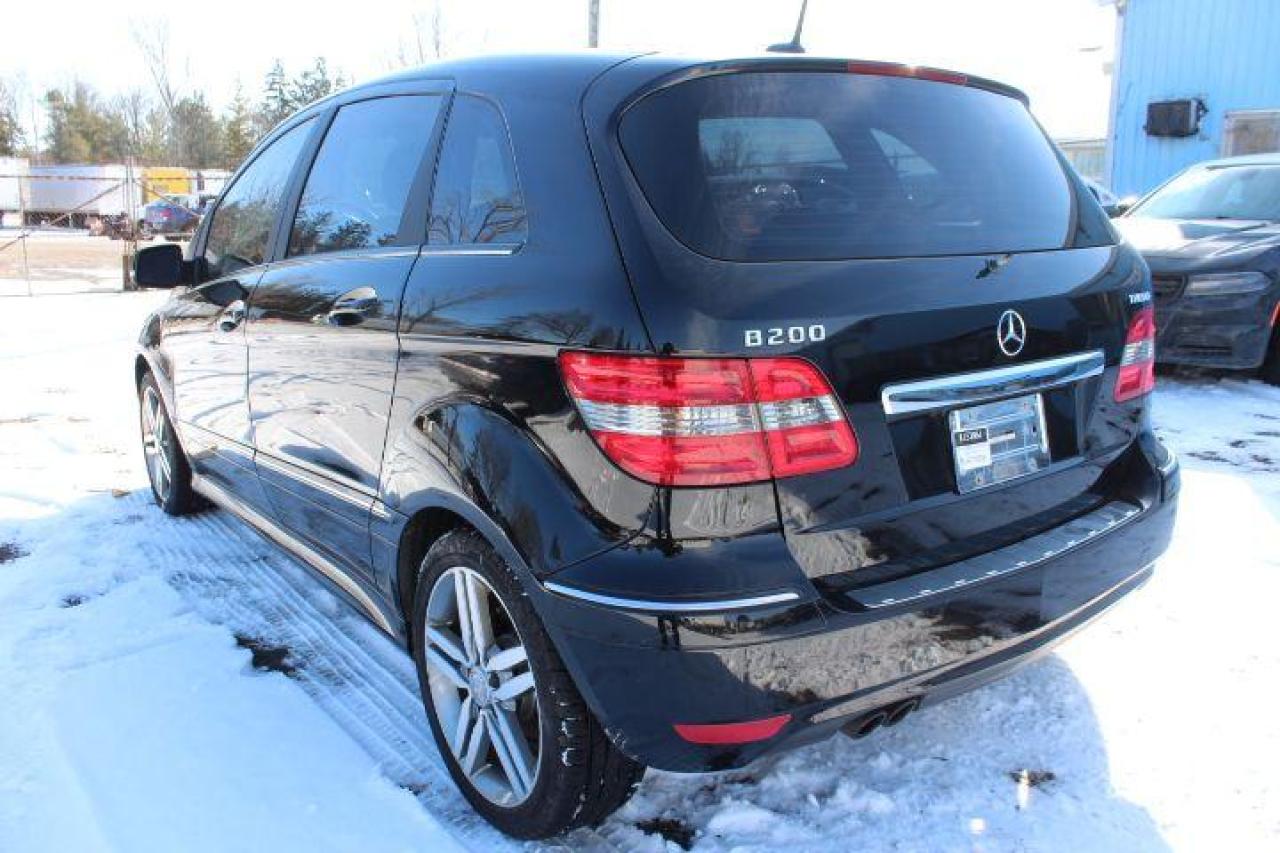 2011 Mercedes-Benz B-Class  Photo3