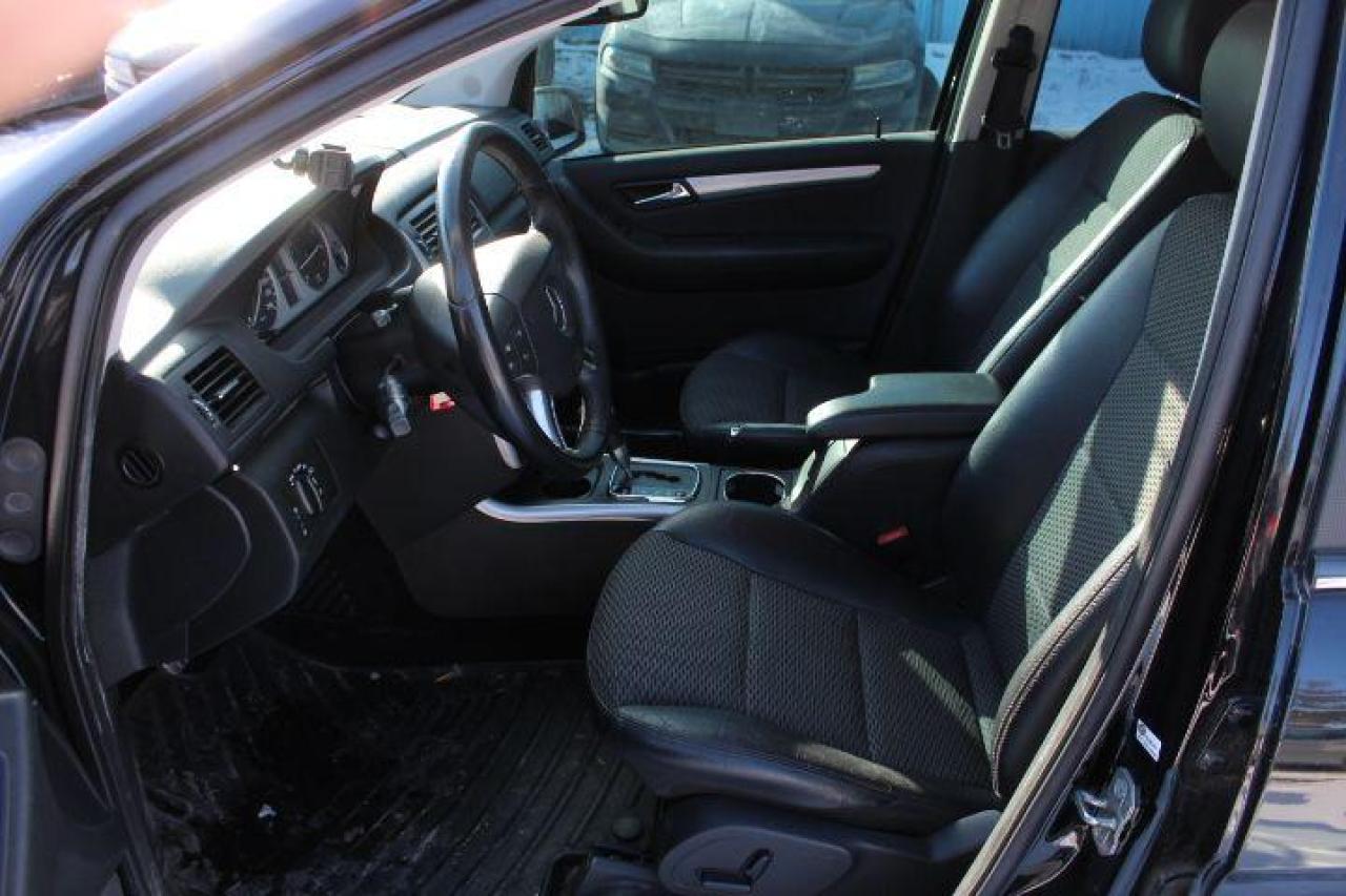 2011 Mercedes-Benz B-Class  Photo4