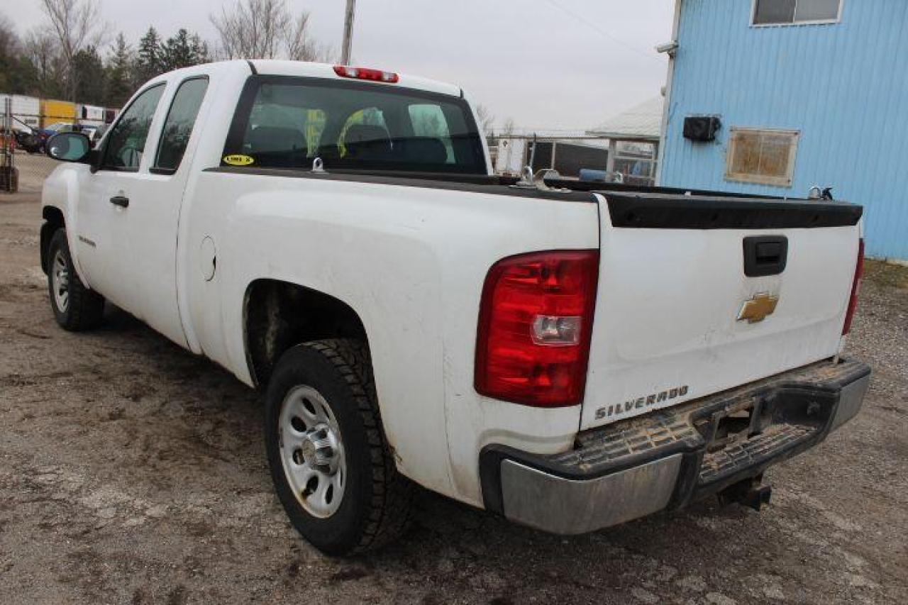 2013 Chevrolet Silverado 1500  Photo3