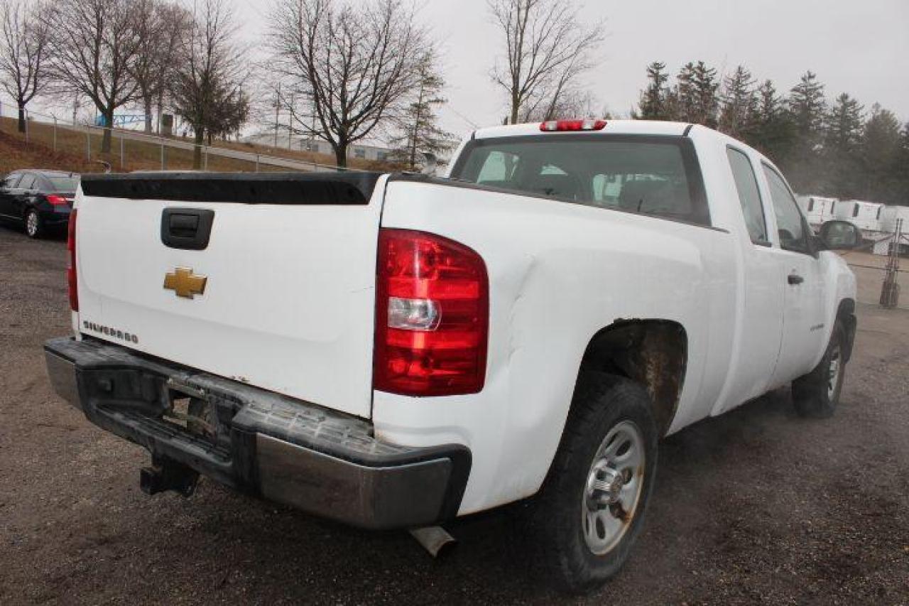2013 Chevrolet Silverado 1500  Photo2