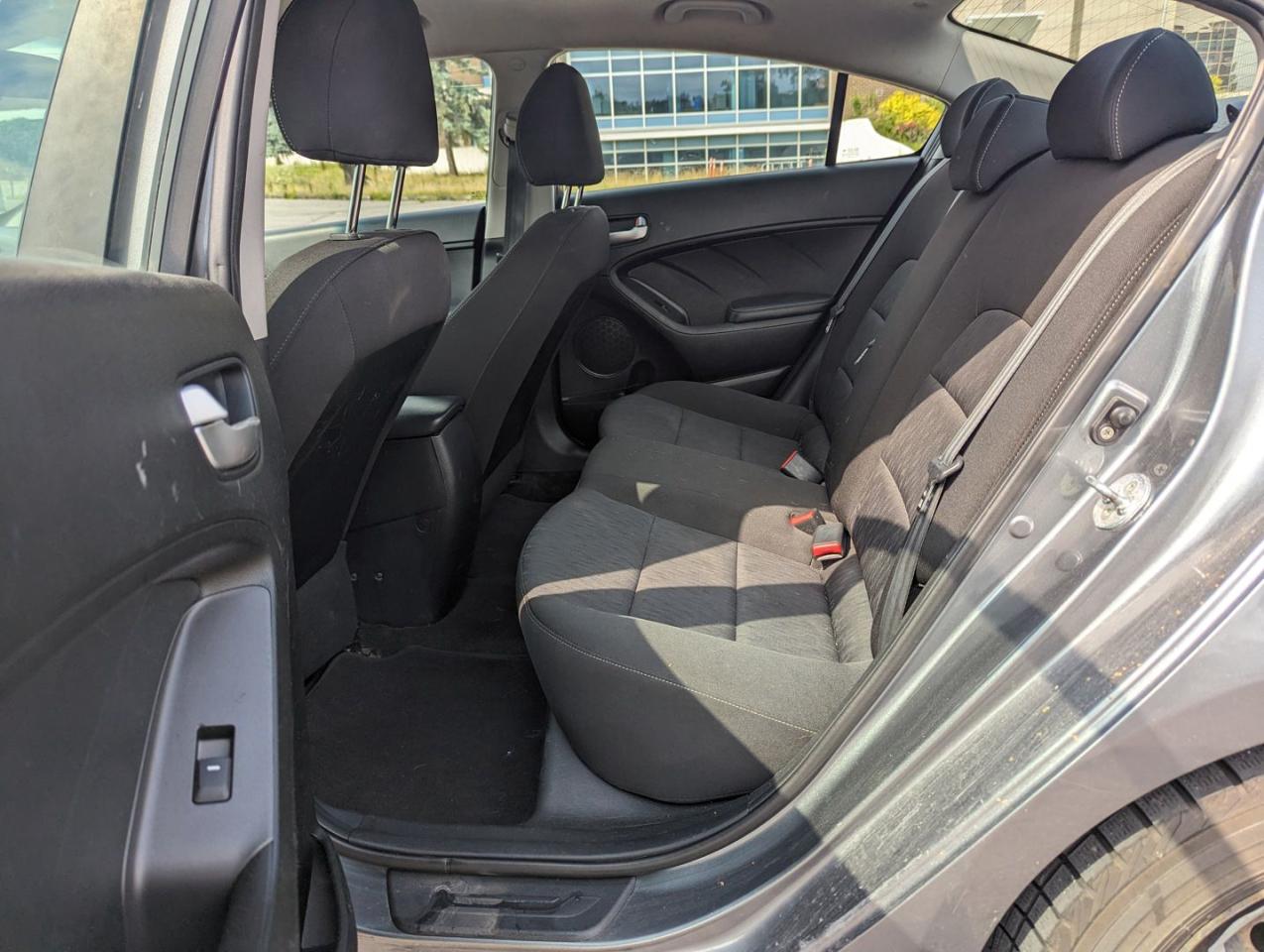 2016 Kia Forte LX / Manual / Clean CARFAX - Photo #20