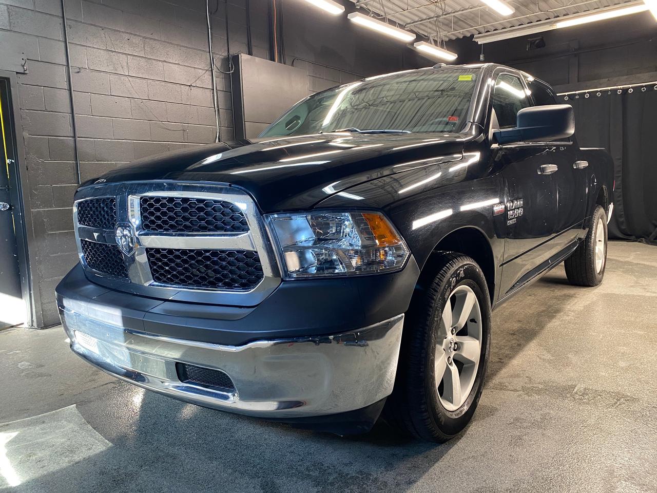 2021 RAM 1500 Classic Classic SLT 4x4 / Clean CarFax / Alloy Wheels - Photo #1