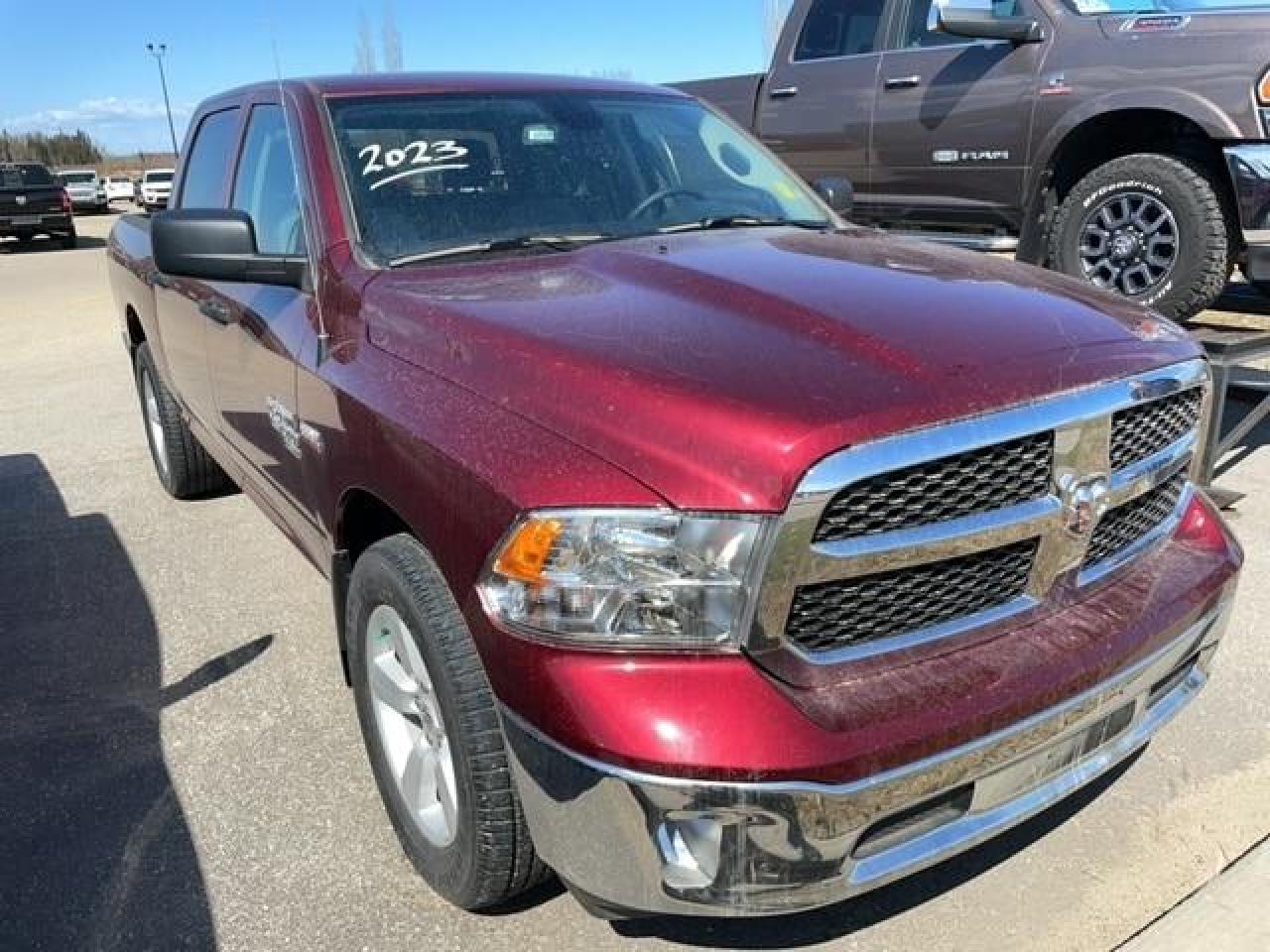2023 RAM 1500 Classic TRADESMAN Photo2