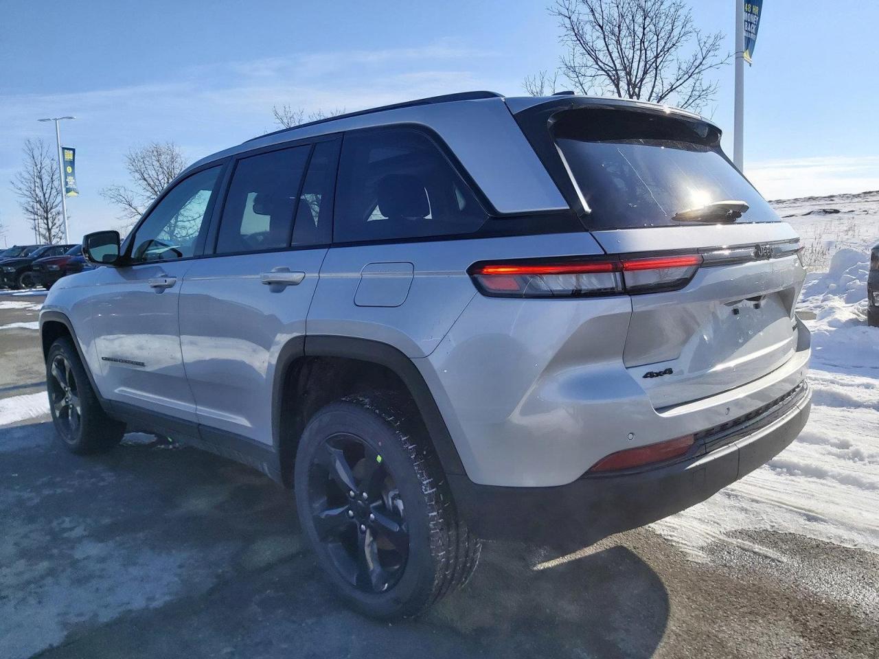 2023 Jeep Grand Cherokee Limited Photo4