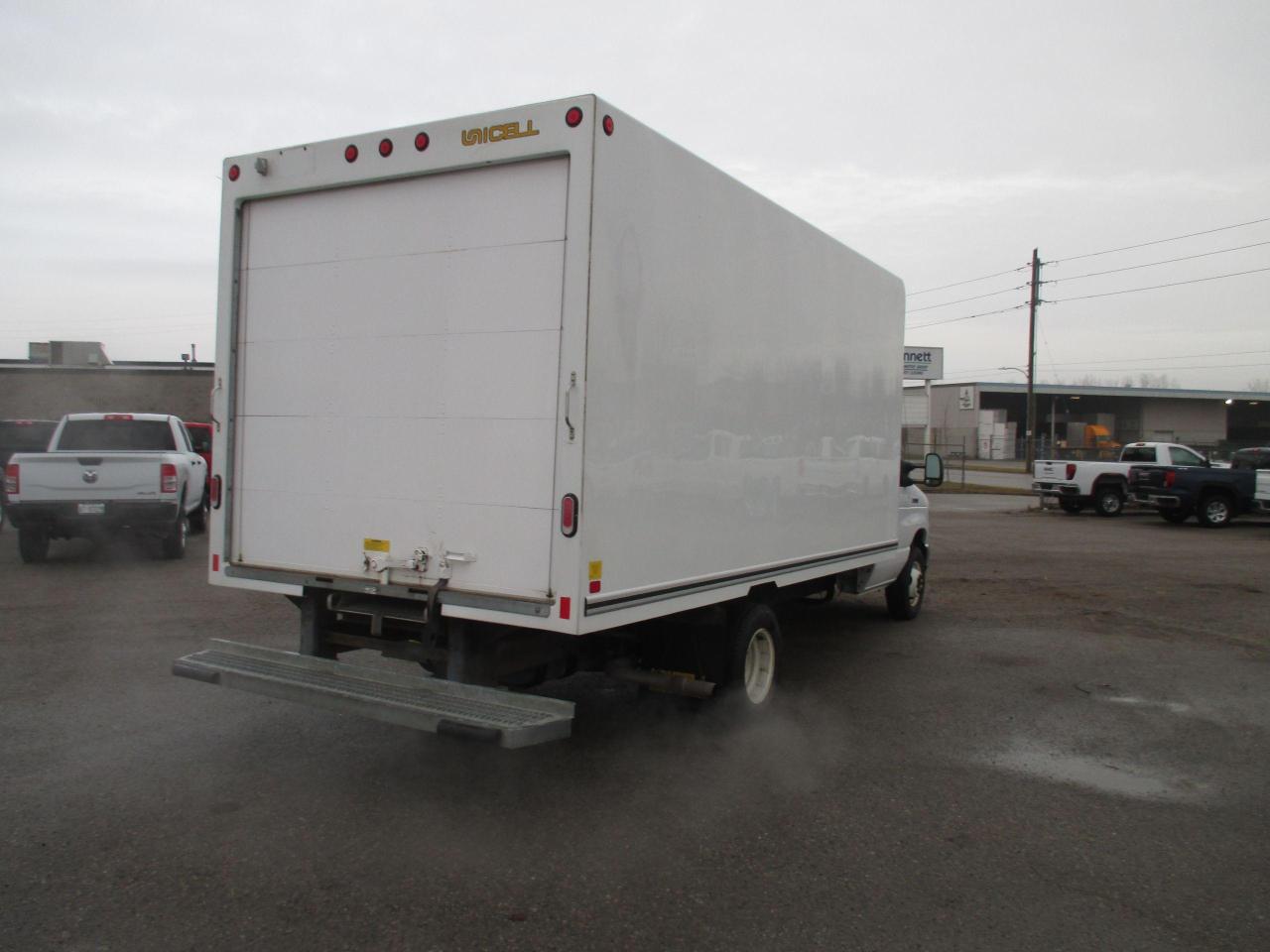 2022 Ford E450 E-450 DRW 176" WB - Photo #5