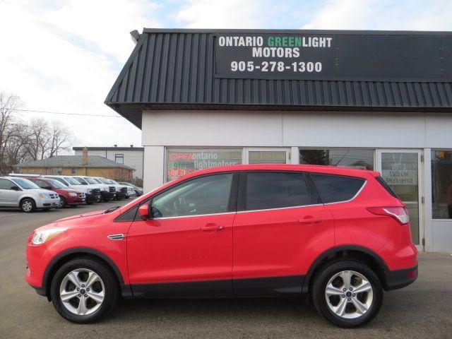 2016 Ford Escape LOW KM, 4 wheel drive, back up camera, bluetooth
