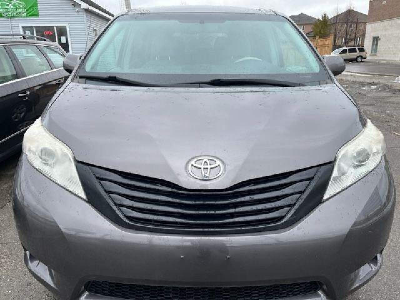 2011 Toyota Sienna 