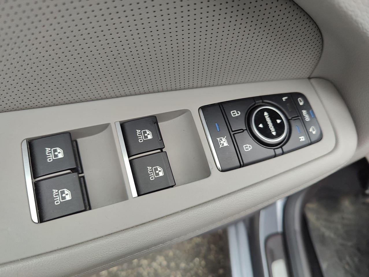 2015 Hyundai Genesis Luxury Package! Nav! Cooled Seats! - Photo #11