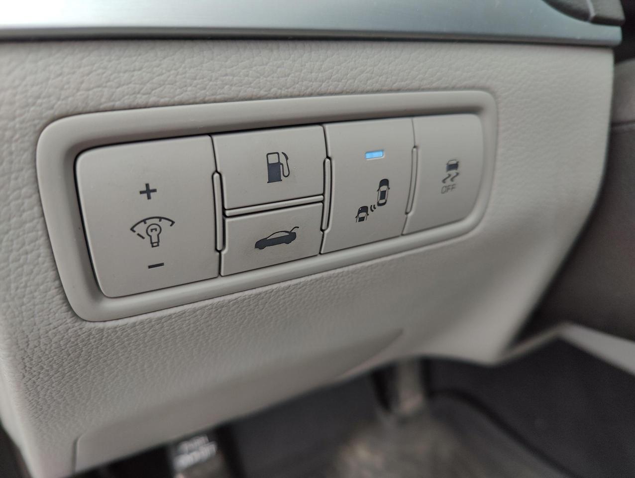 2015 Hyundai Genesis Luxury Package! Nav! Cooled Seats! - Photo #12