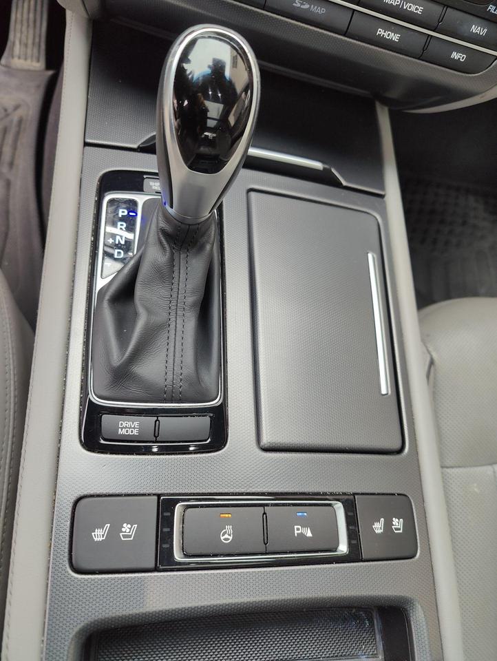 2015 Hyundai Genesis Luxury Package! Nav! Cooled Seats! Photo